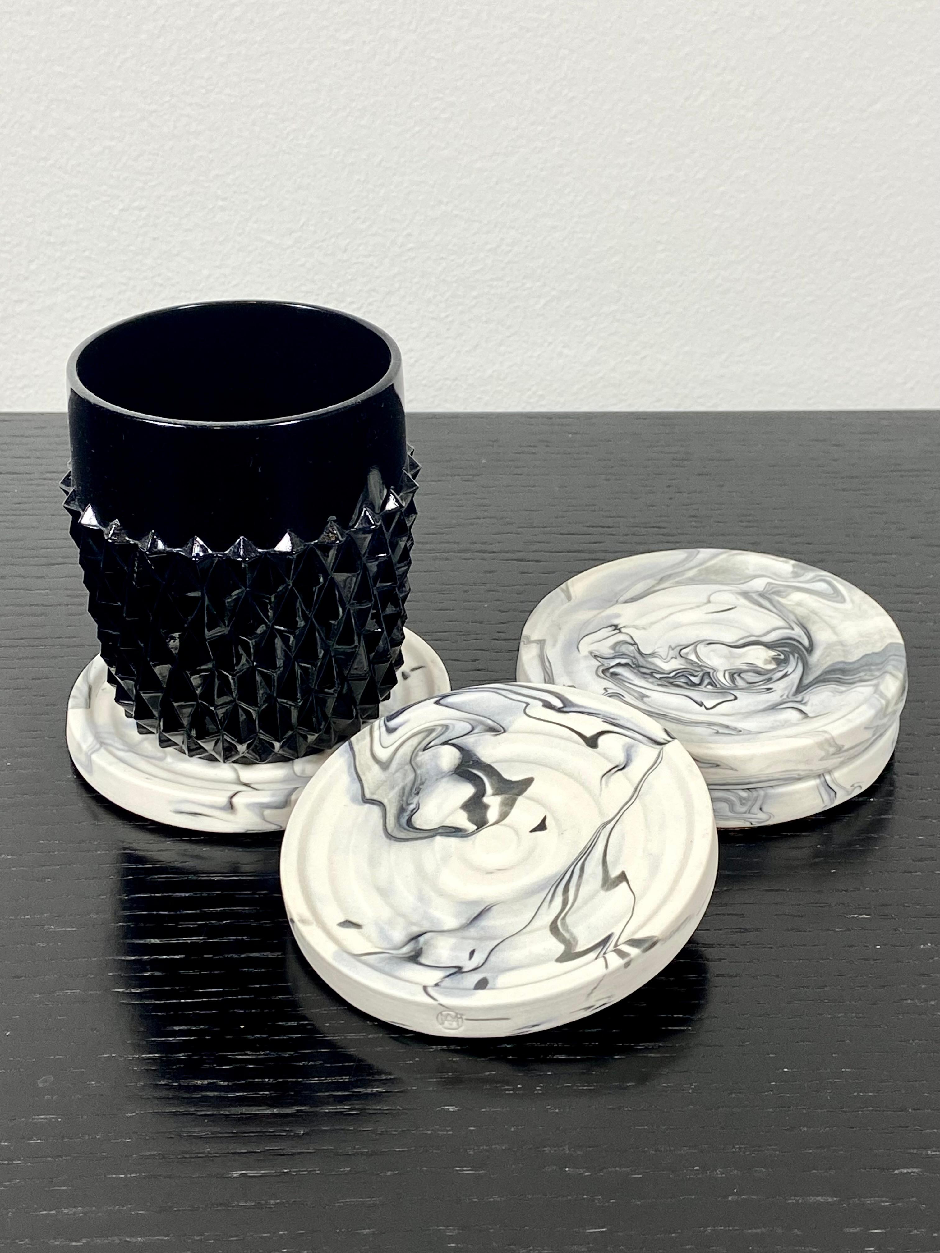Ceramic Marbleized Coaster Set In New Condition For Sale In Norwalk, CT