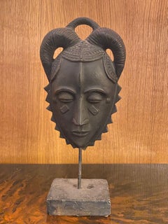 Masque en céramique attribué à Jaque Sagan, Vallauris, France, années 1960