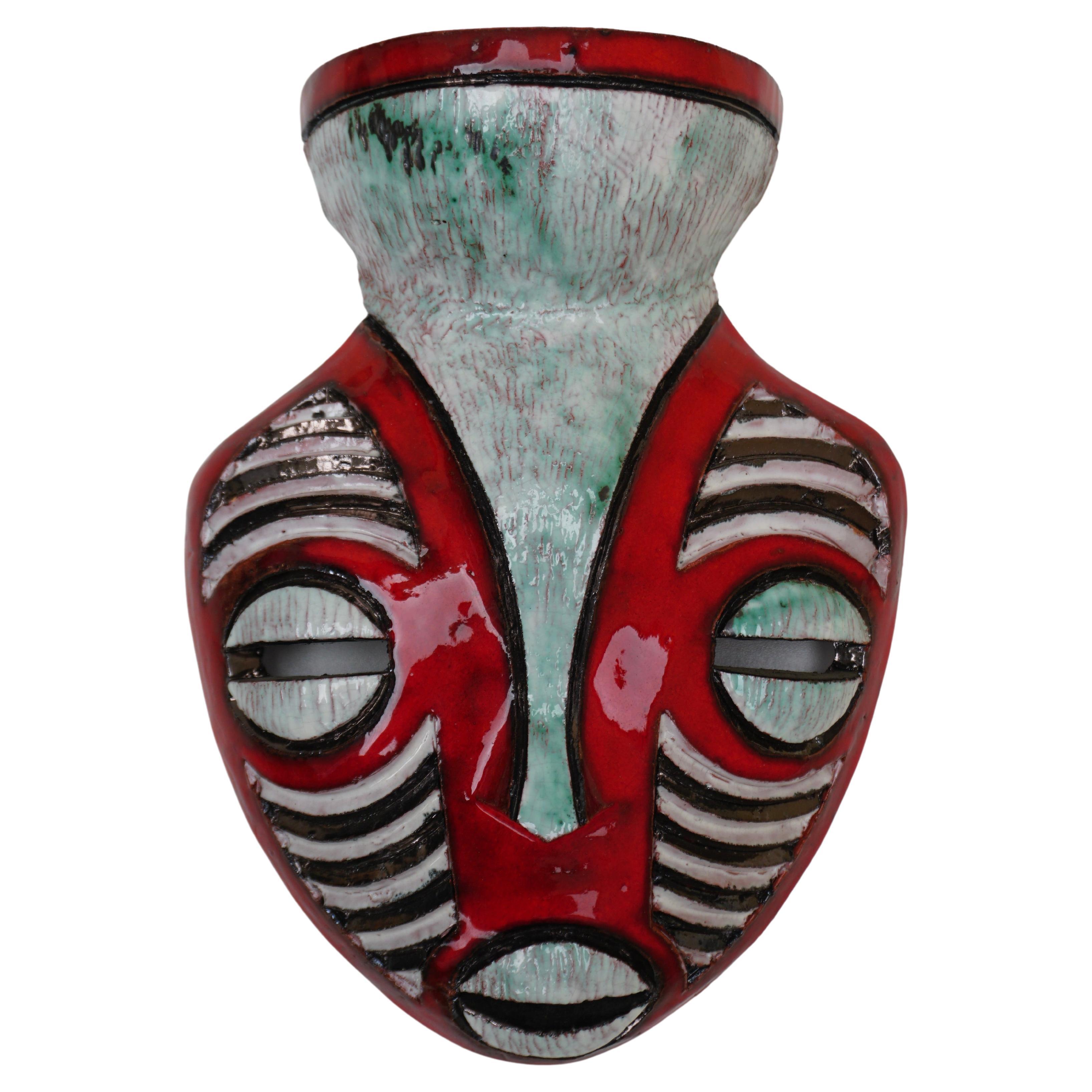 Beautiful ceramic mask by N. Dala. Democratic Republic of the Congo
Perfect original conditions, 1975.