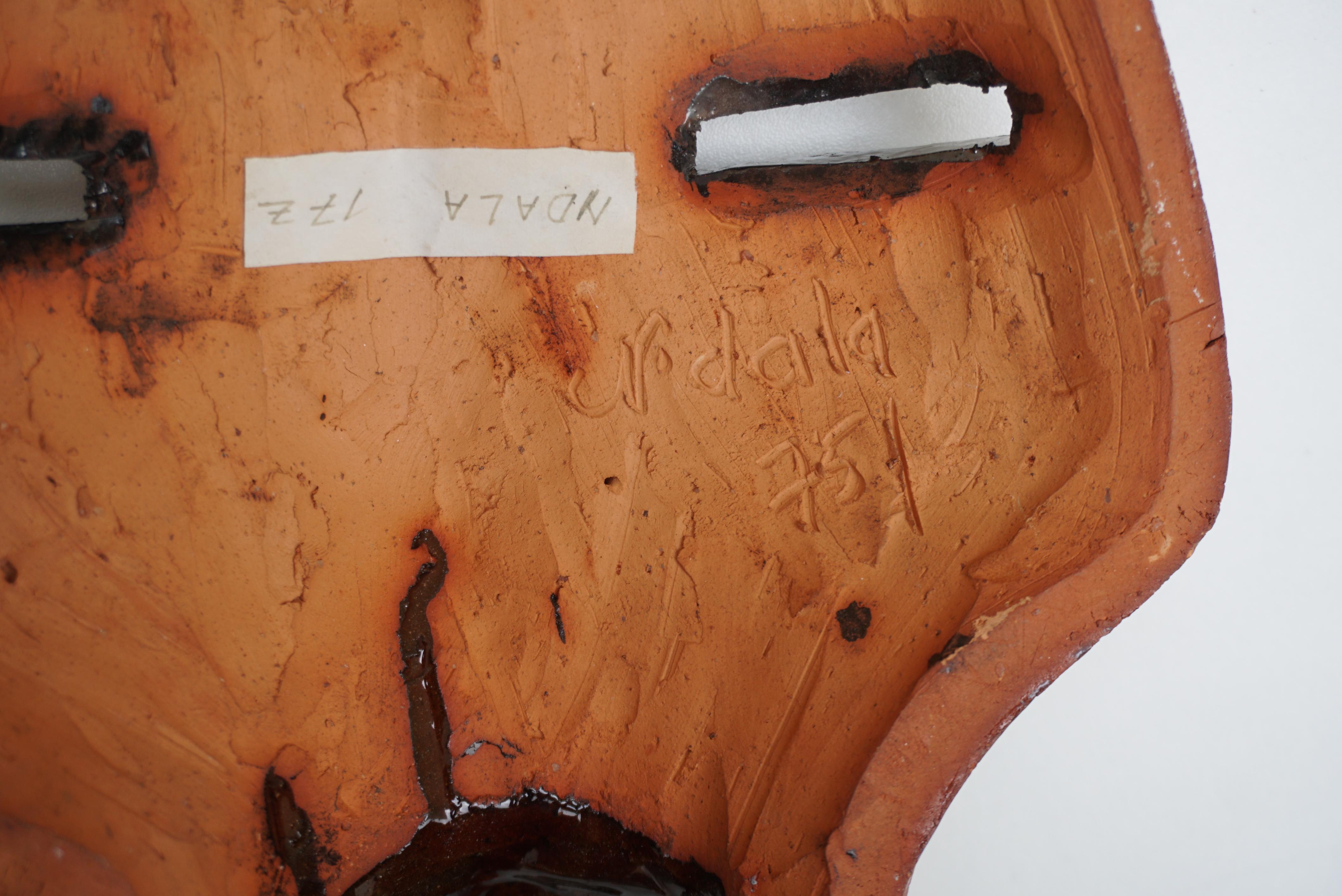 Maschera in ceramica di N Dala, Congo, anni '70 In condizioni buone in vendita a Antwerp, BE
