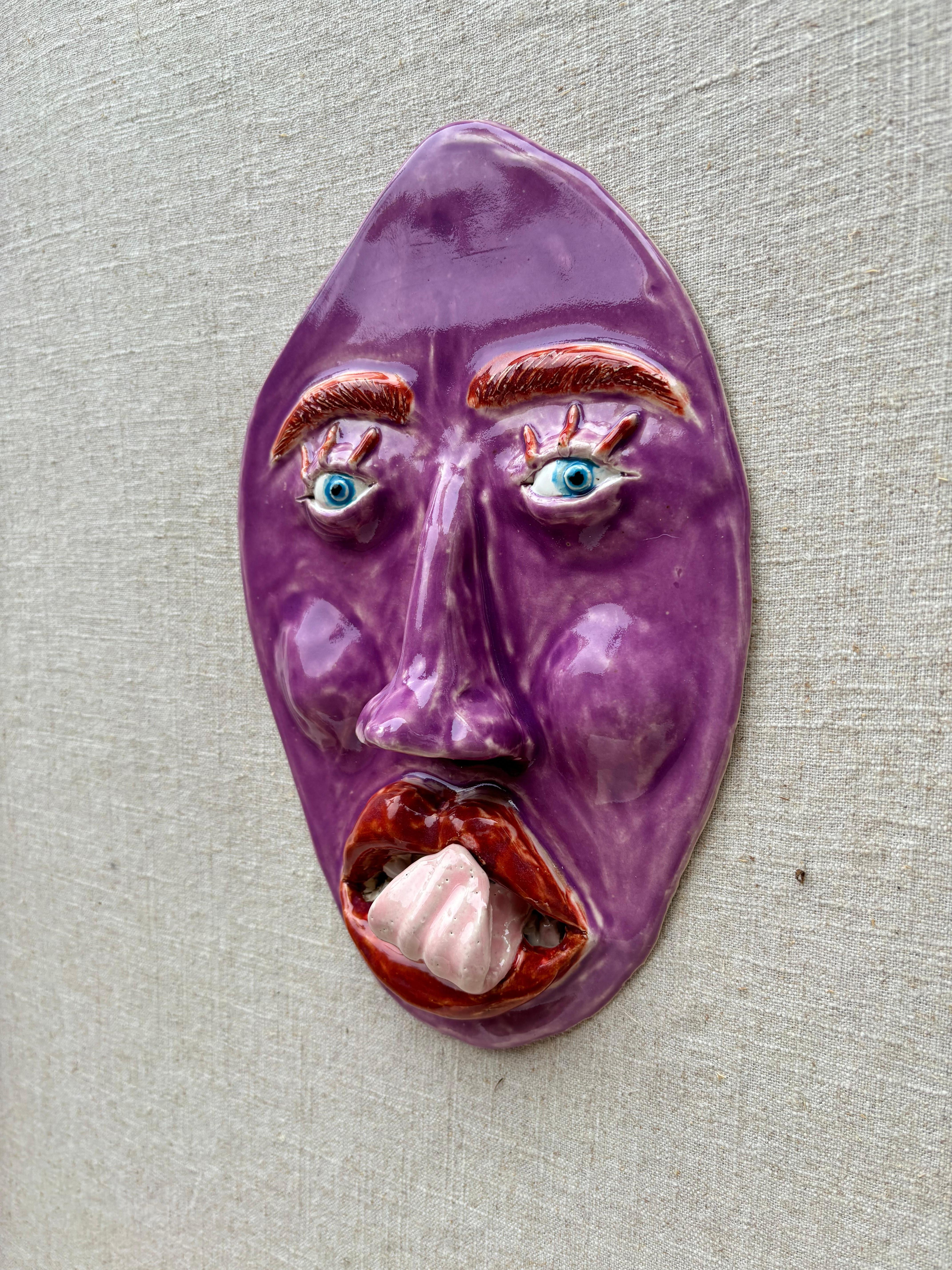 Máscara de cerámica, Escultura mural, por Alexey Krupinin Hecho a mano en venta