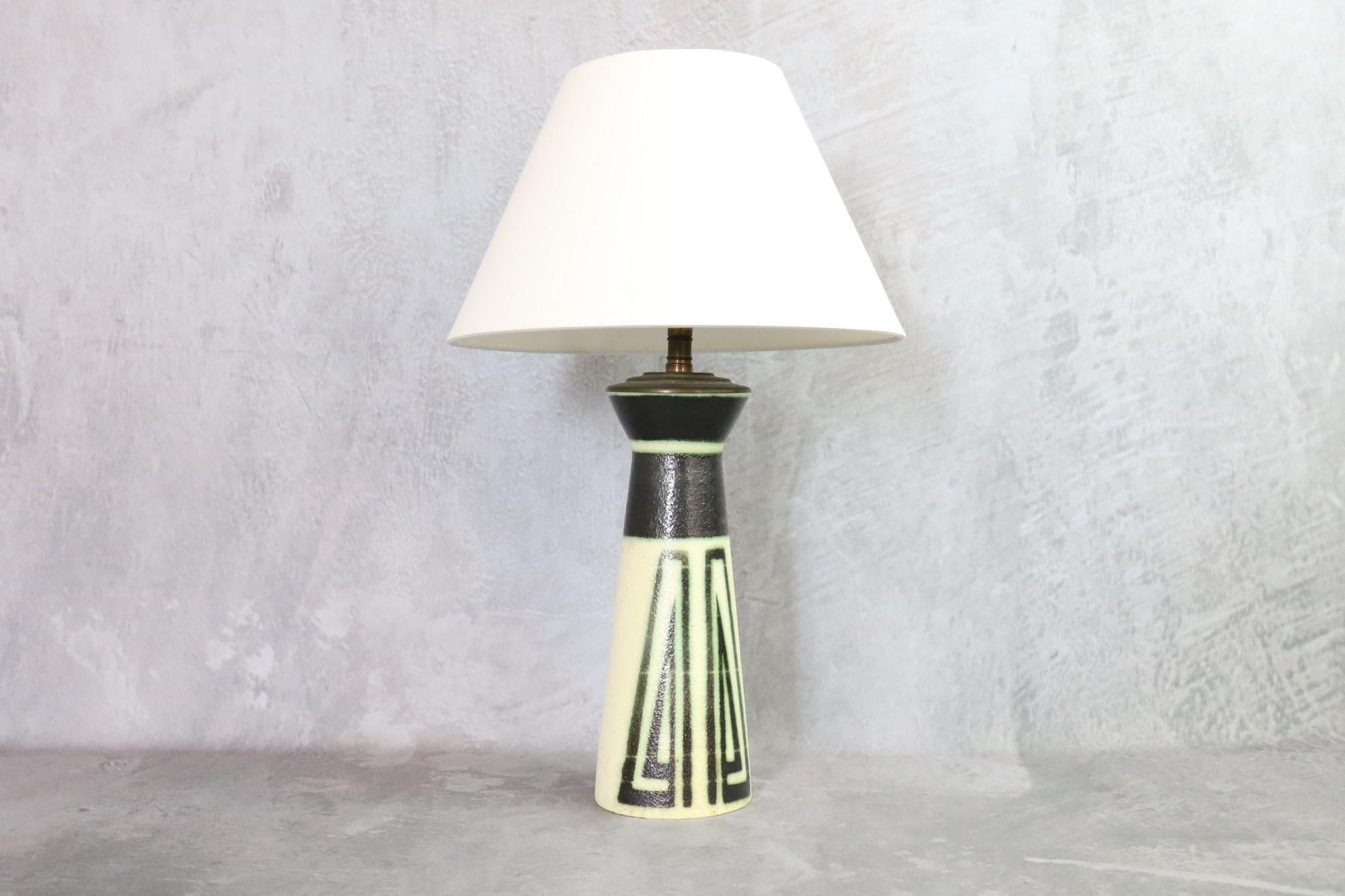 Belge Lampe en céramique du milieu du siècle dernier vase Keramis de Boch Freres, années 1960  en vente