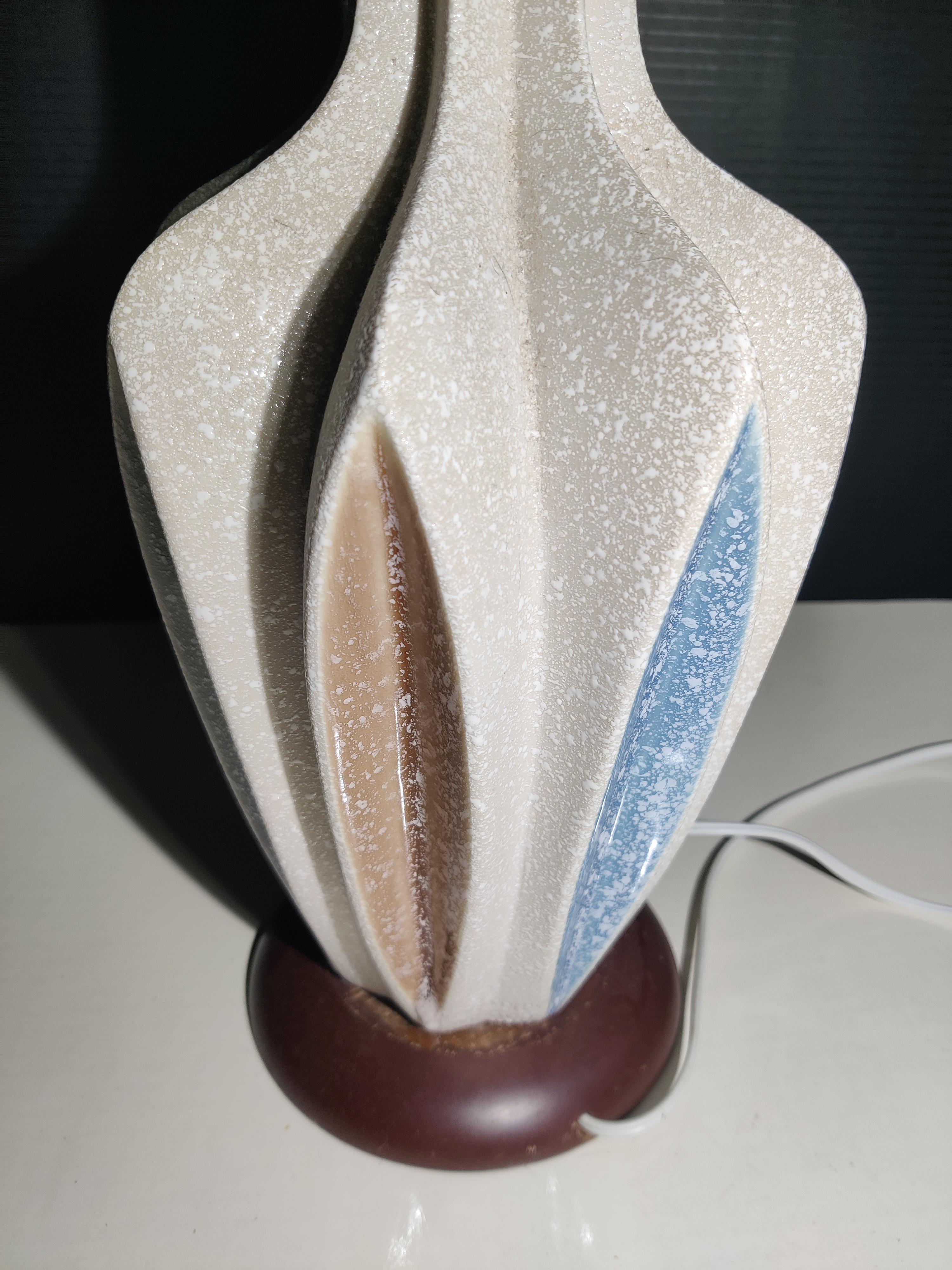 Ceramic mid-century table lamp with multi-color accents. For Sale 8