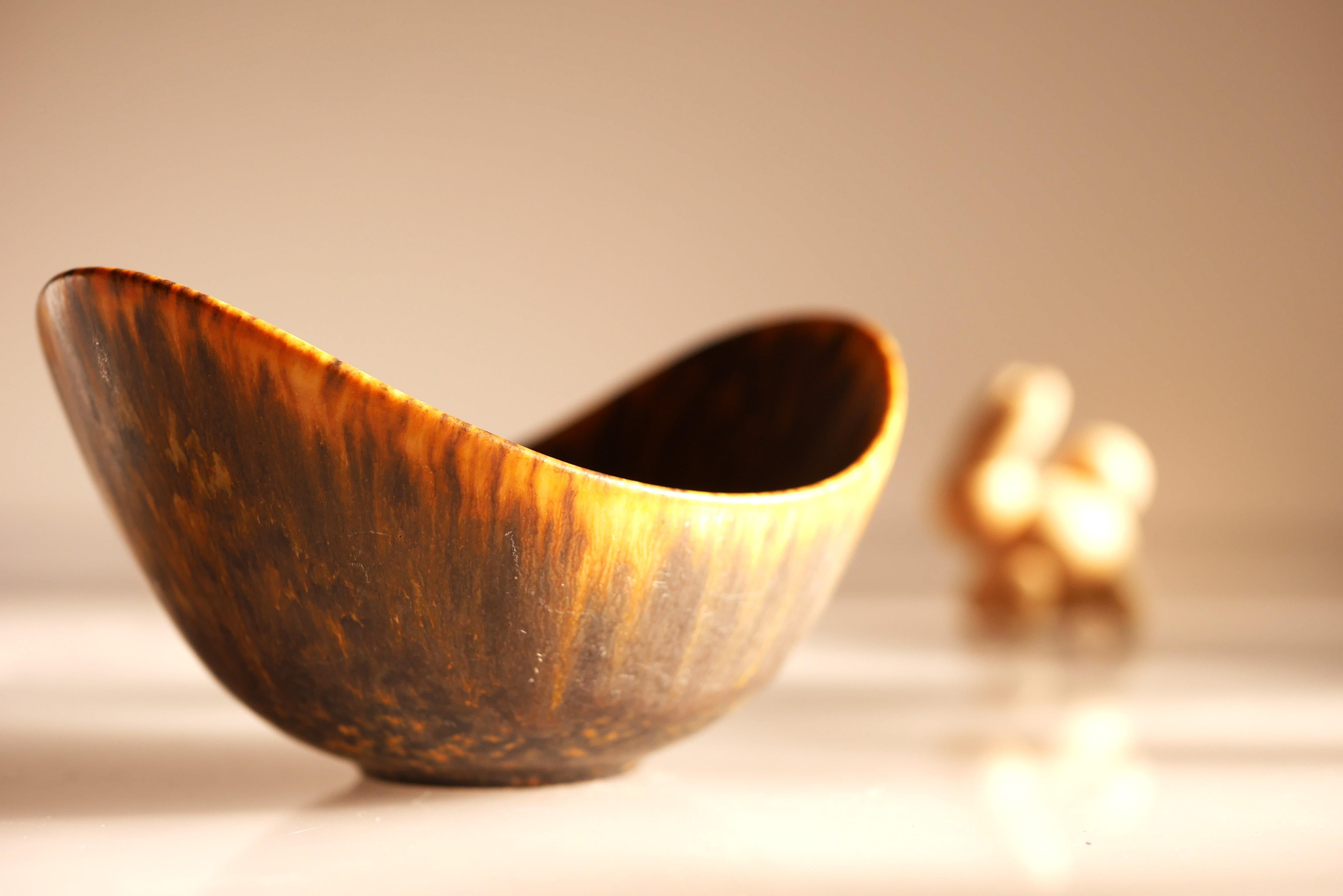 Ceramic miniature bowl known as 