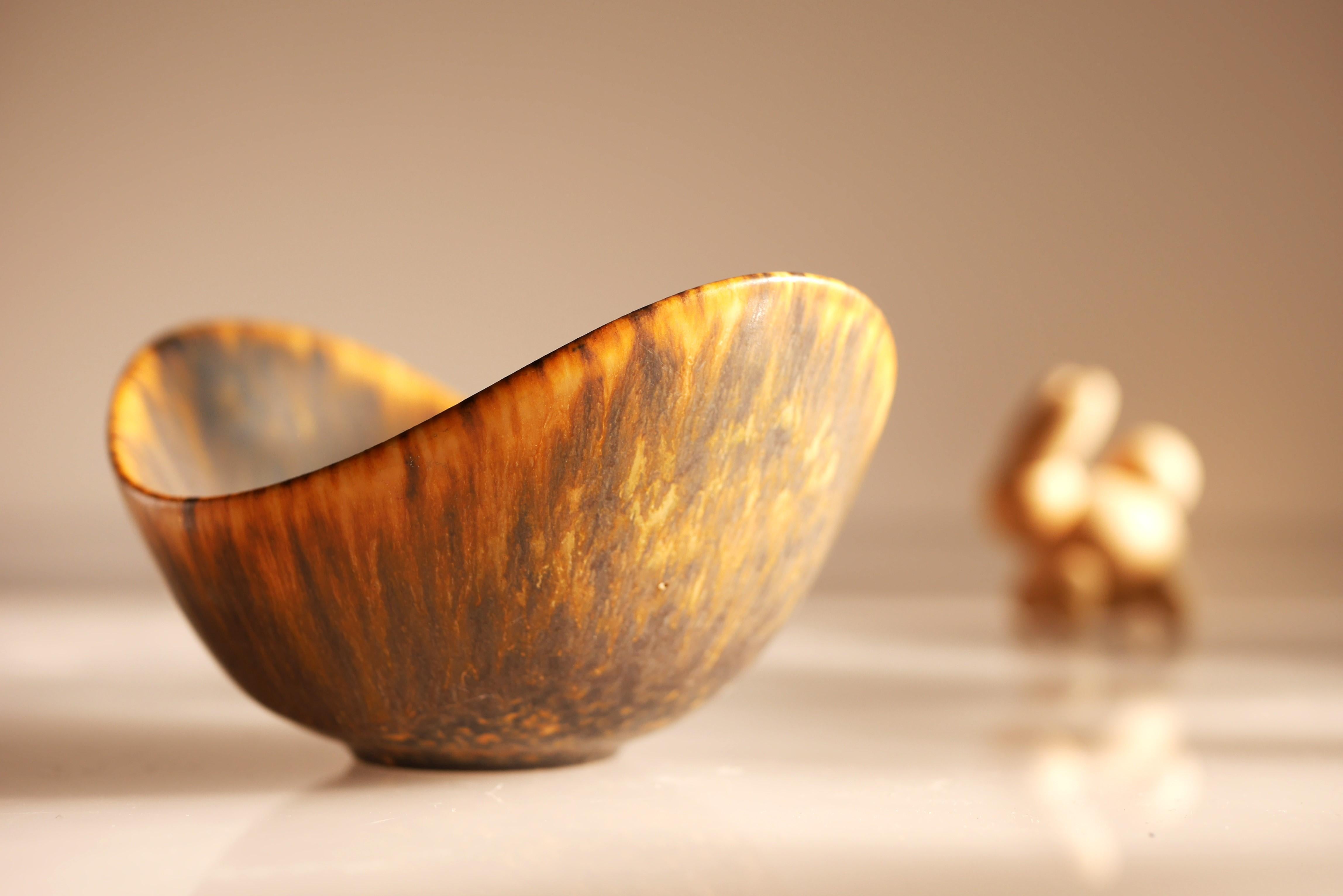 Ceramic miniature bowl known as 