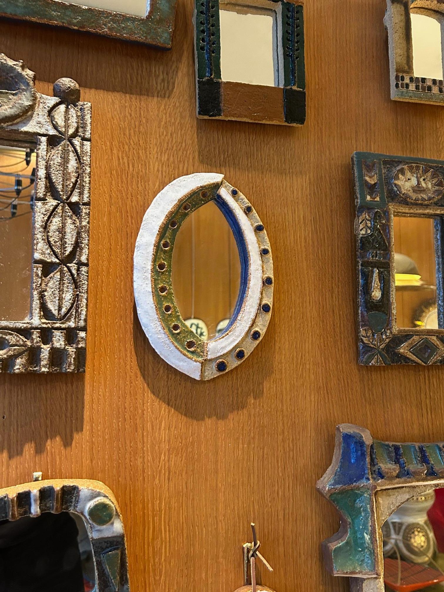 Keramikspiegel von les Argonautes, Frankreich 1960er Jahre (Mitte des 20. Jahrhunderts) im Angebot