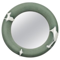 Miroir en céramique signé Mia Jensen, pièce unique, datant d
environ 2023 Miroir en céramique signé Mia Jensen, pièce unique, datant d
environ 2023