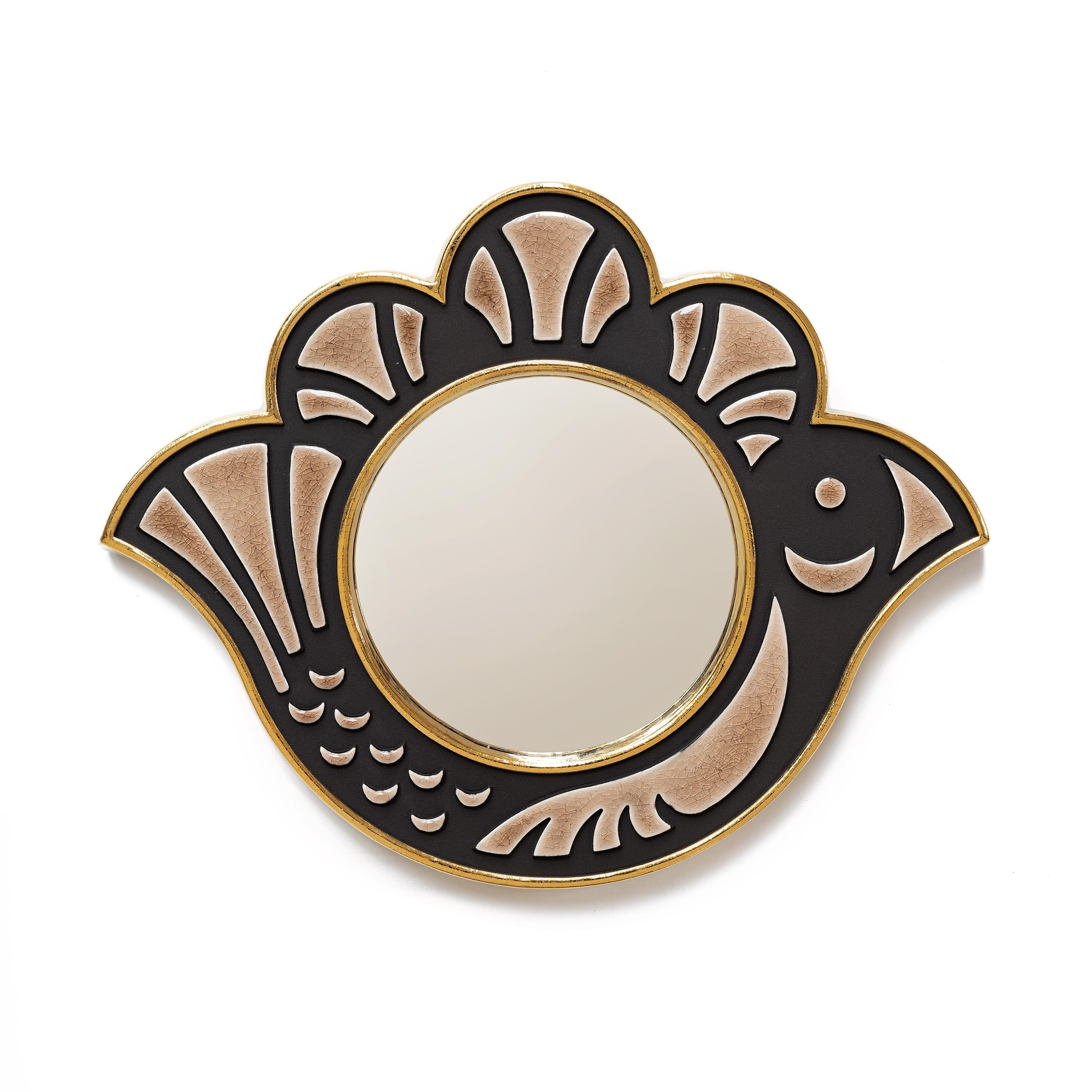 Poulette est une petite poule à l'allure ludique et abstraite, avec un miroir niché au milieu de ses plumes.

Les miroirs jh sont inspirés par les designers français du milieu du siècle Mithé Espelt, les Argonautes, François Lembo, et d'autres.