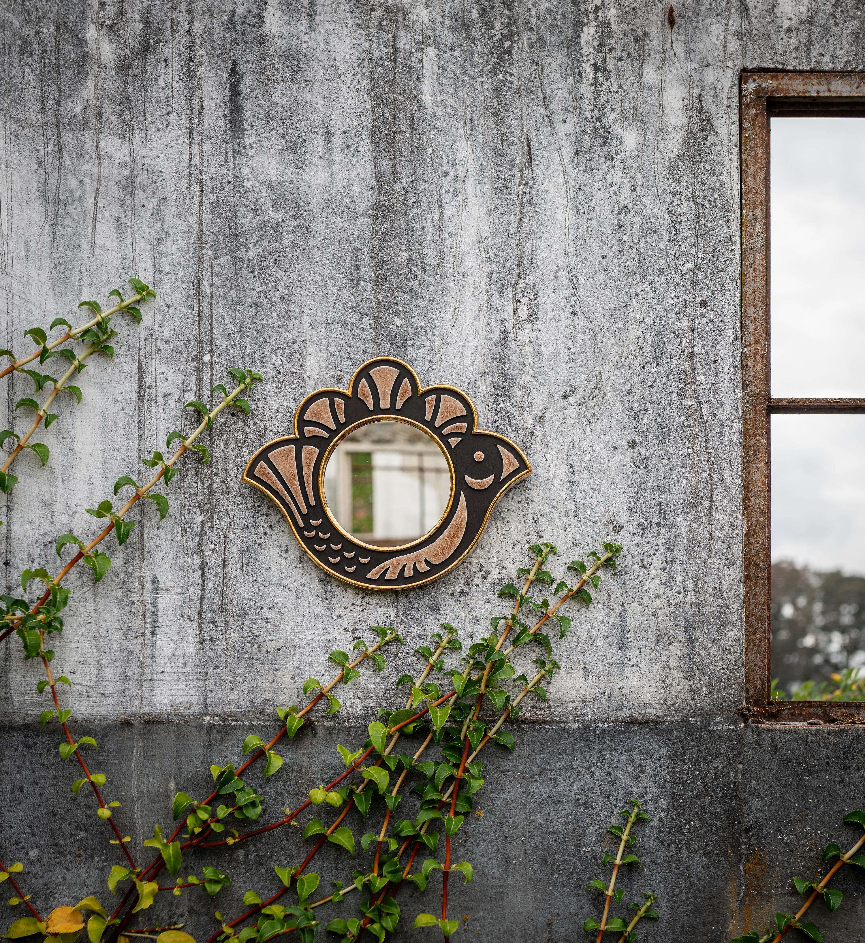 Doré Miroir en céramique - Poulette Sand en vente