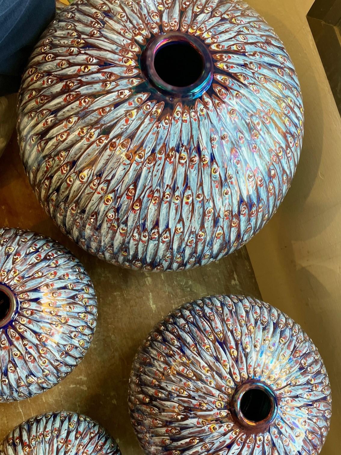 Pot en céramique en forme de lune peint à la main Majolica Italie Contemporain 21e siècle en vente 3