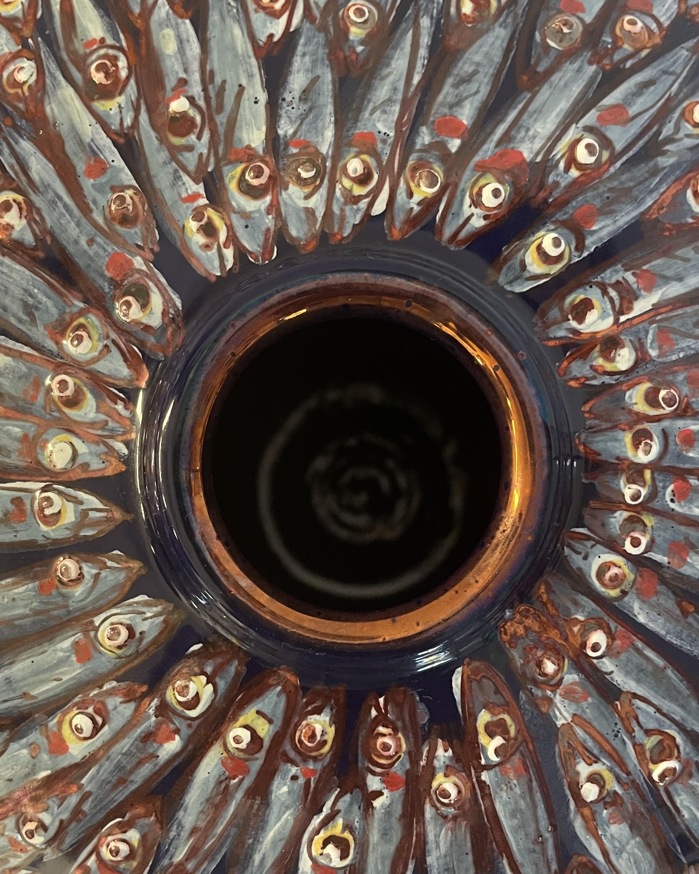 Peint à la main Pot en céramique en forme de lune peint à la main Majolica Italie Contemporain 21e siècle en vente