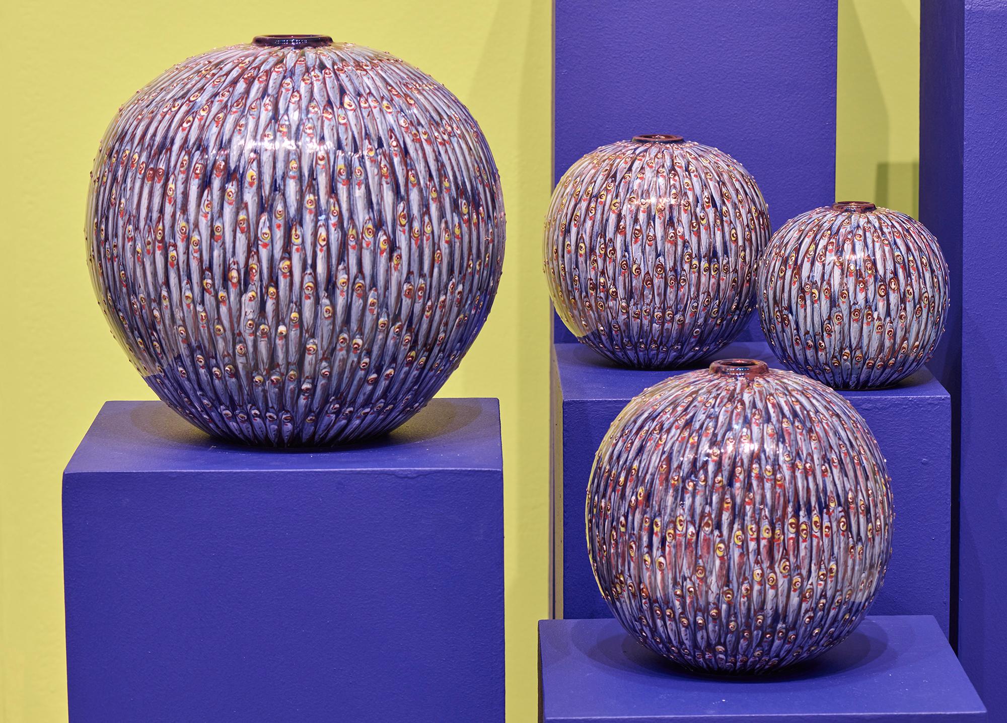 Céramique Pot en céramique en forme de lune peint à la main Majolica Italie Contemporain 21e siècle en vente