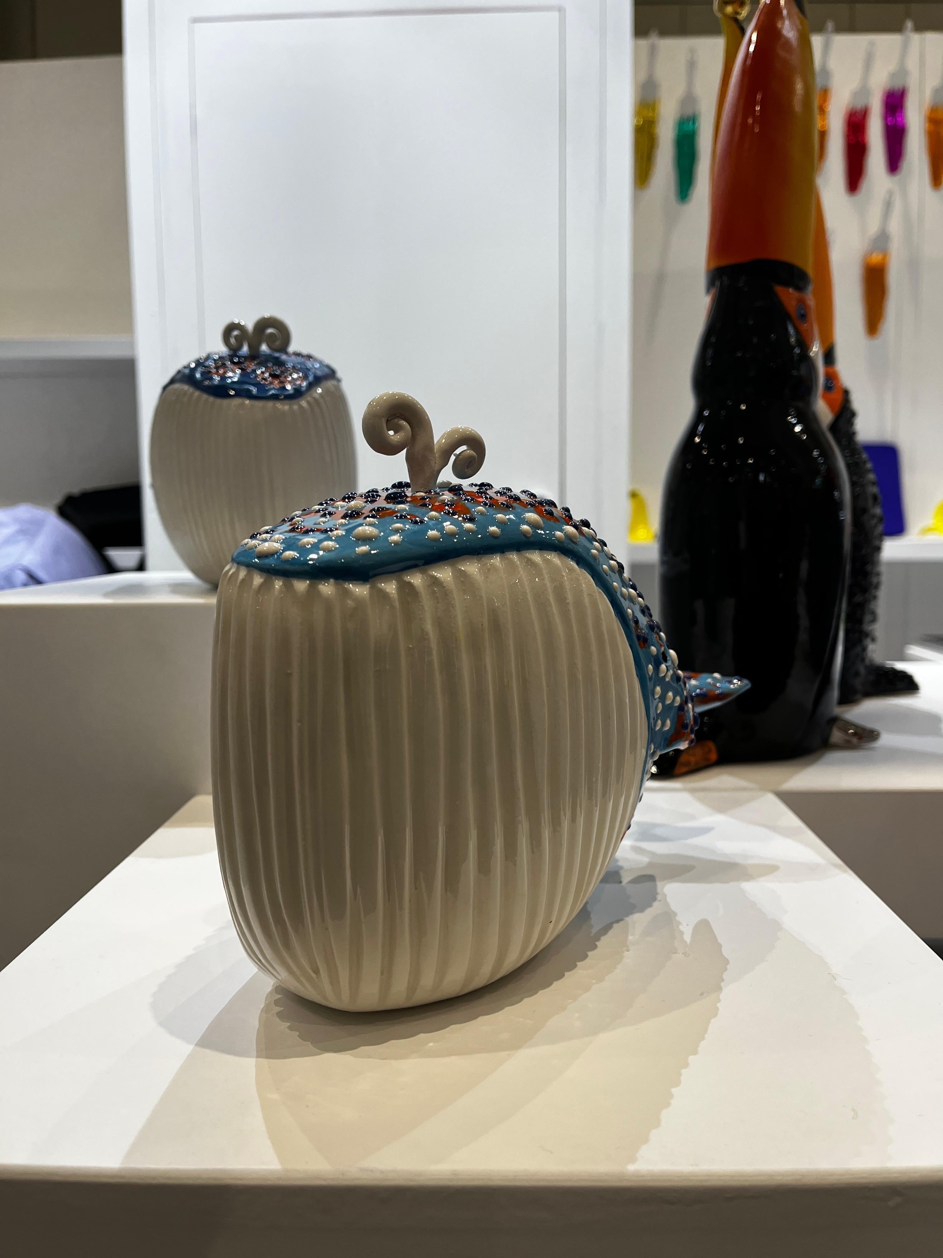 Italiano Balena multicolore in ceramica fatta a mano in Italia, su misura! Nuova creazione, 2023 in vendita
