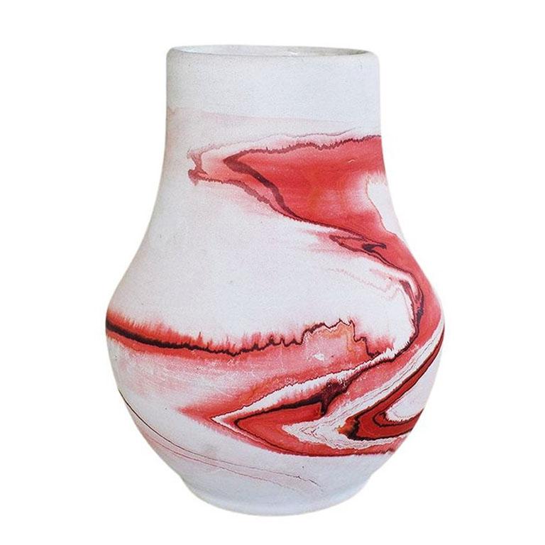 Ceramic Native American Nemadji Swirl Vase in Red 20th Century For Sale 2