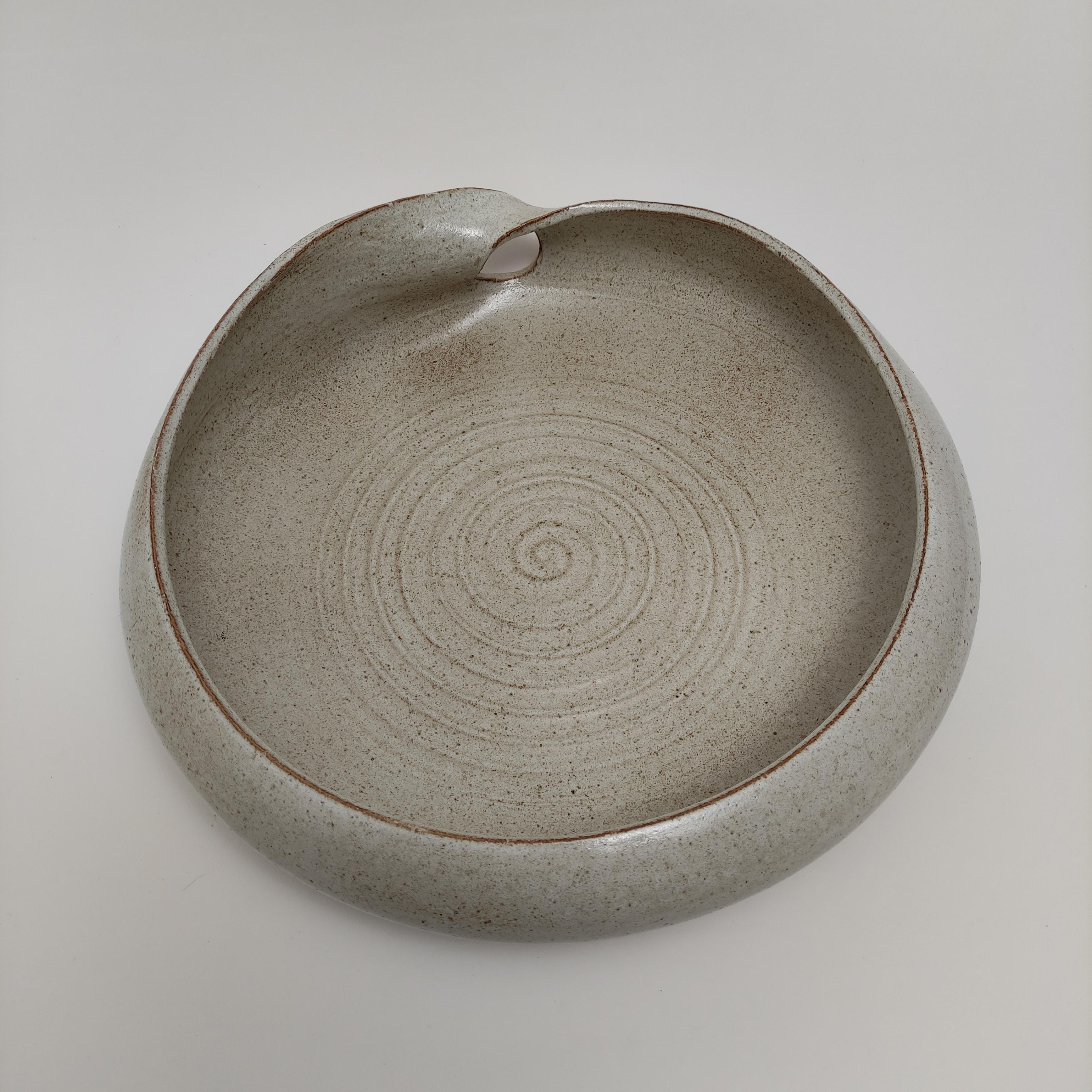 Ceramic Nove Big Bowl by master G.Scapin In Good Condition For Sale In Montecchio Precalcino, VI