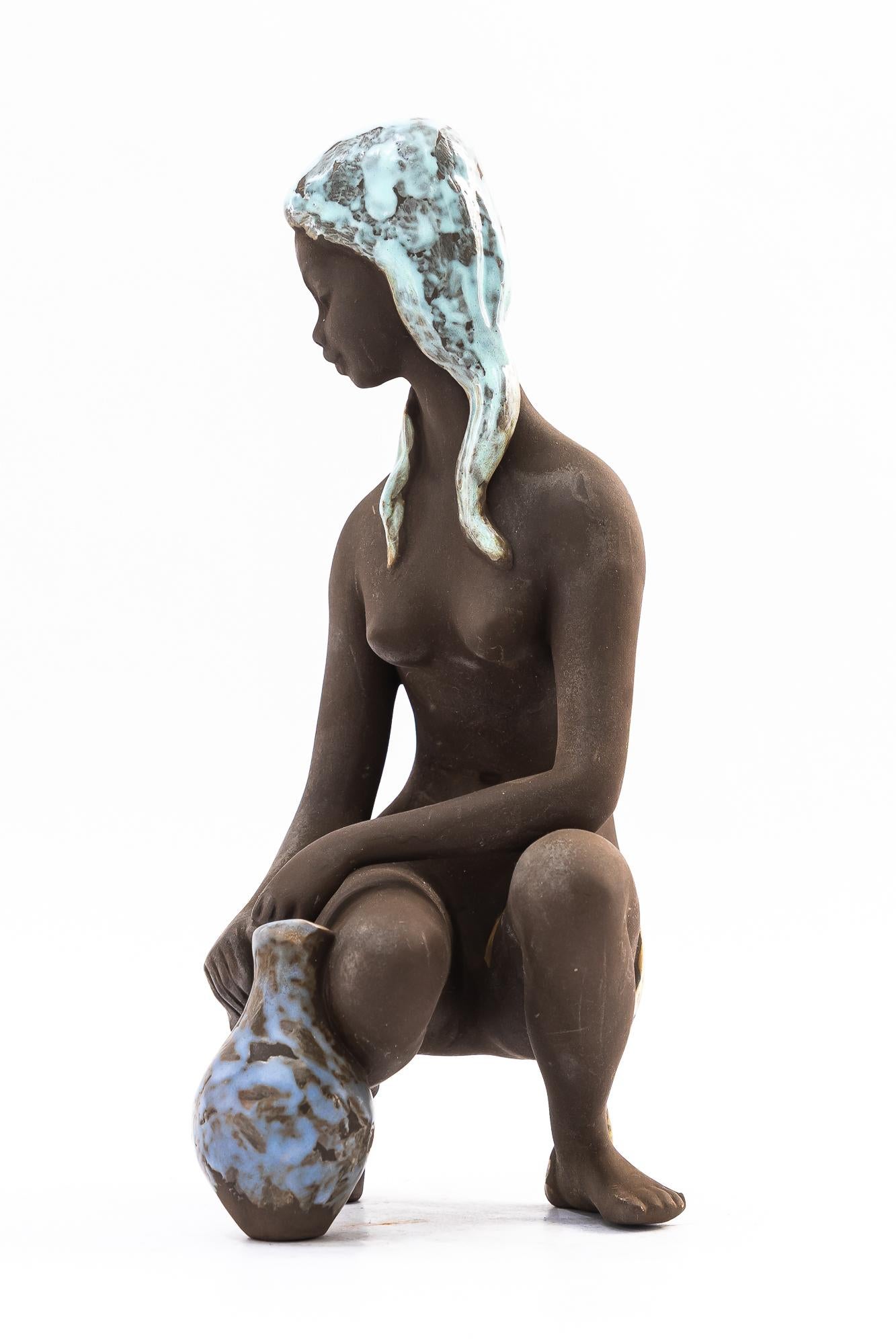 Escultura cerámica de mujer desnuda viena hacia los años 70
Estado original
Buen estado