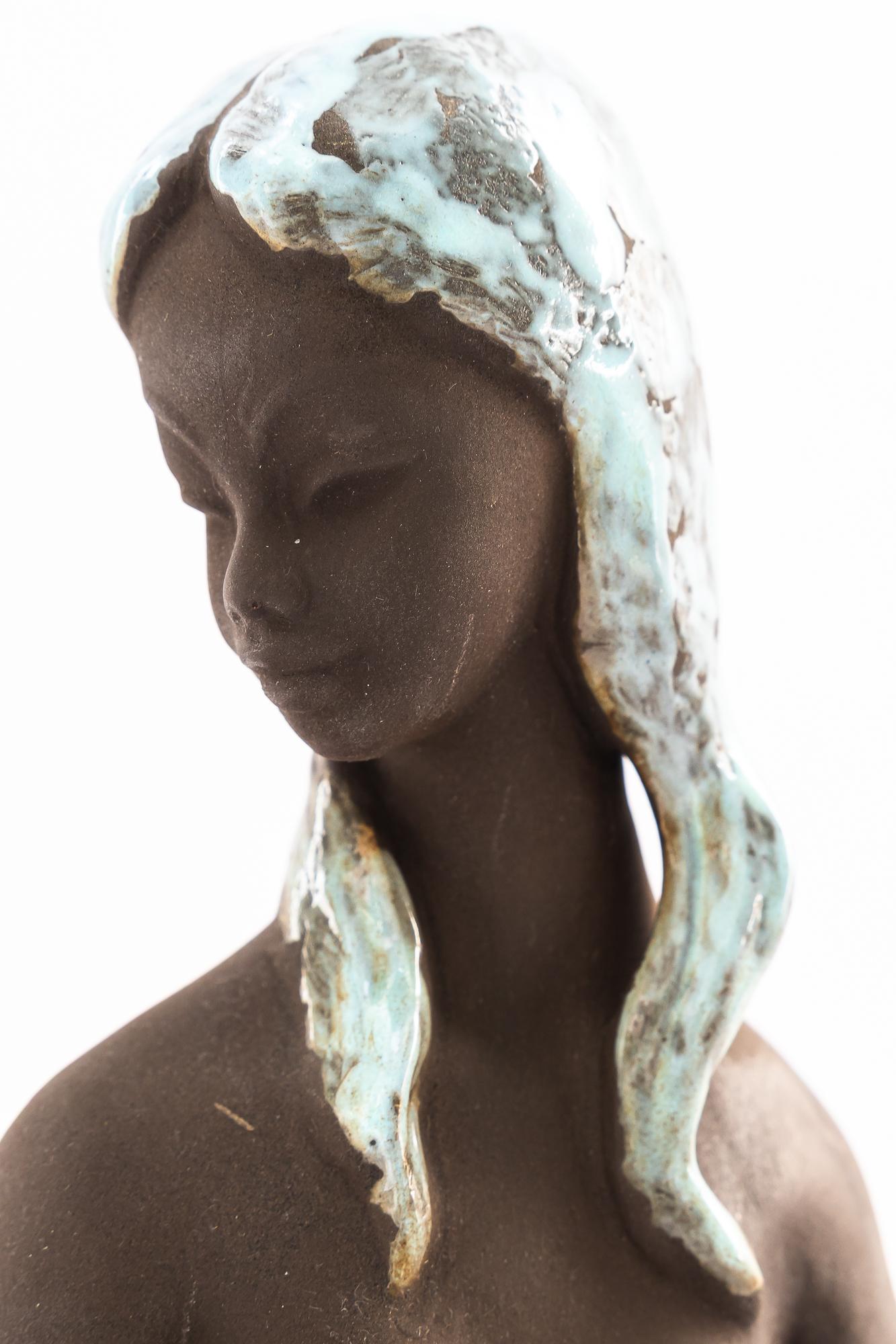 Escultura cerámica de mujer desnuda viena hacia los años 70 en venta 1