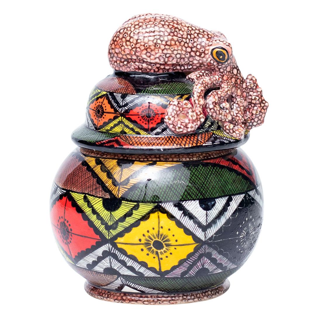 Octopus Jewelry Box Hand Painted by Sli and Sculpted by Sbusiso
Dive into the beauty of marine life with the stunning Octopus Jewelry Box, a unique piece of decorative art crafted by Love Art Ceramic in South Africa. Expertly sculpted by Sbusiso and