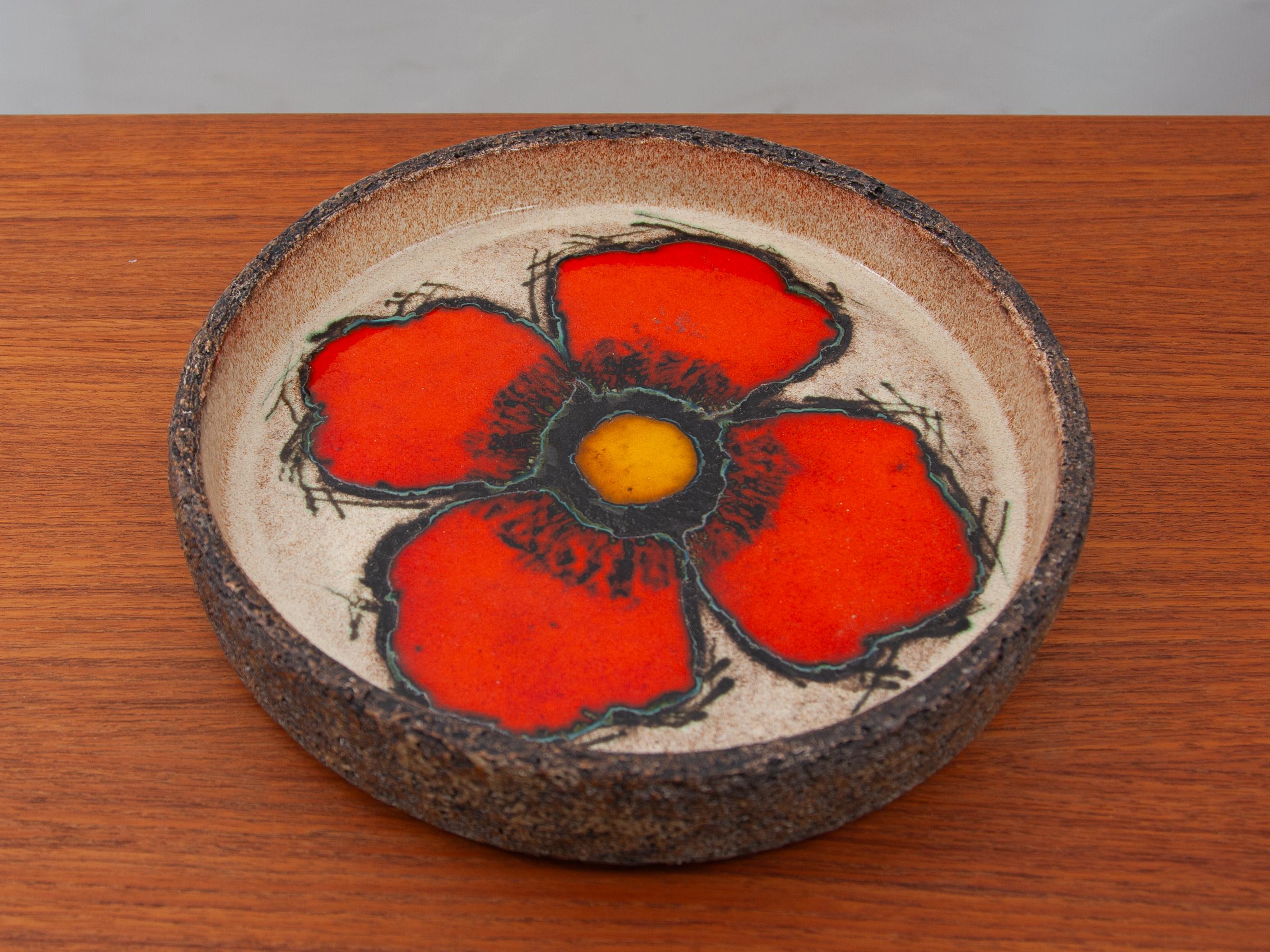 Mid-Century moderno Ciotola di fiori arancioni in ceramica disegnata negli anni '60 da Jan Van Erpe, Paesi Bassi in vendita