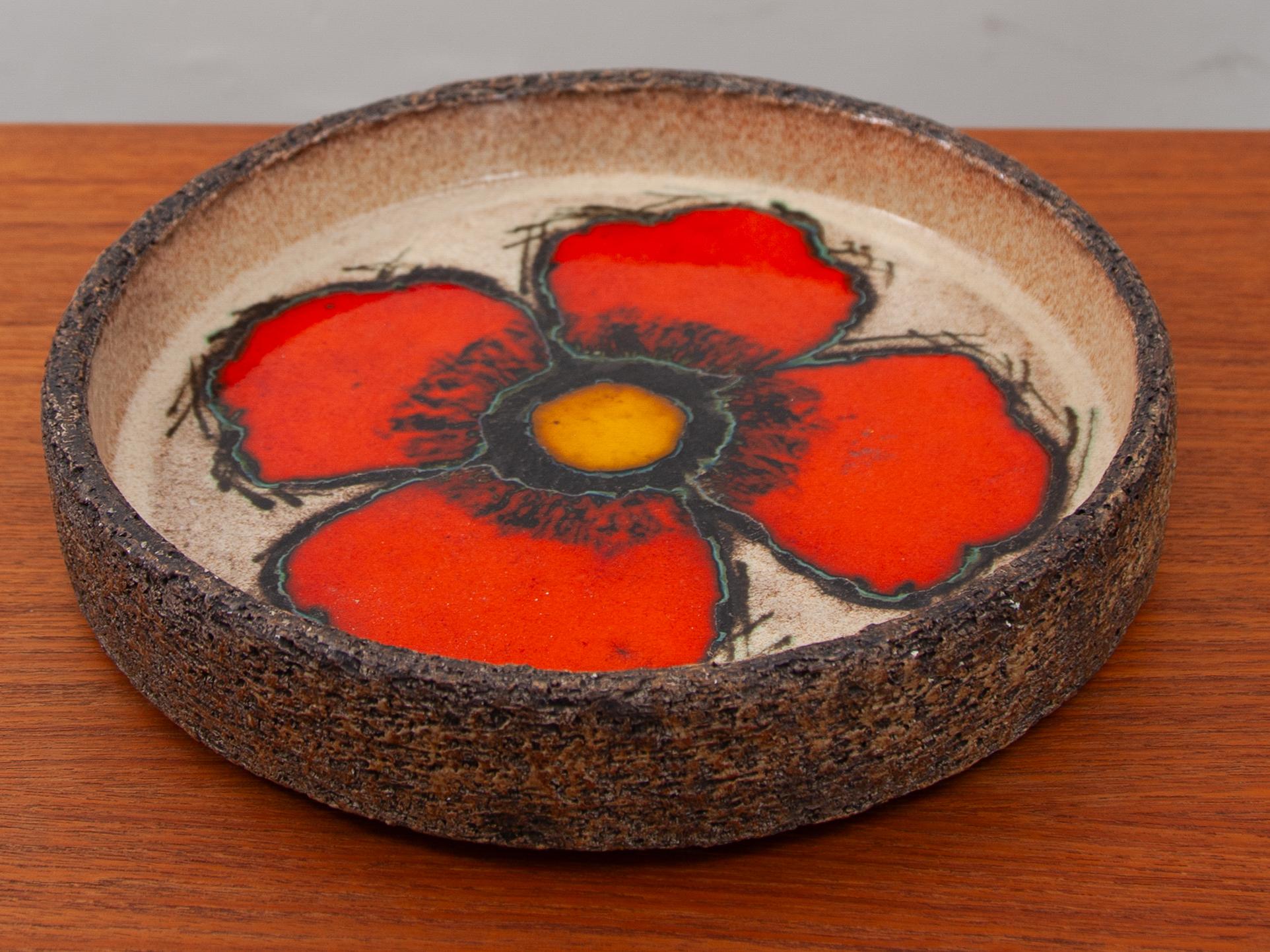 Olandese Ciotola di fiori arancioni in ceramica disegnata negli anni '60 da Jan Van Erpe, Paesi Bassi in vendita