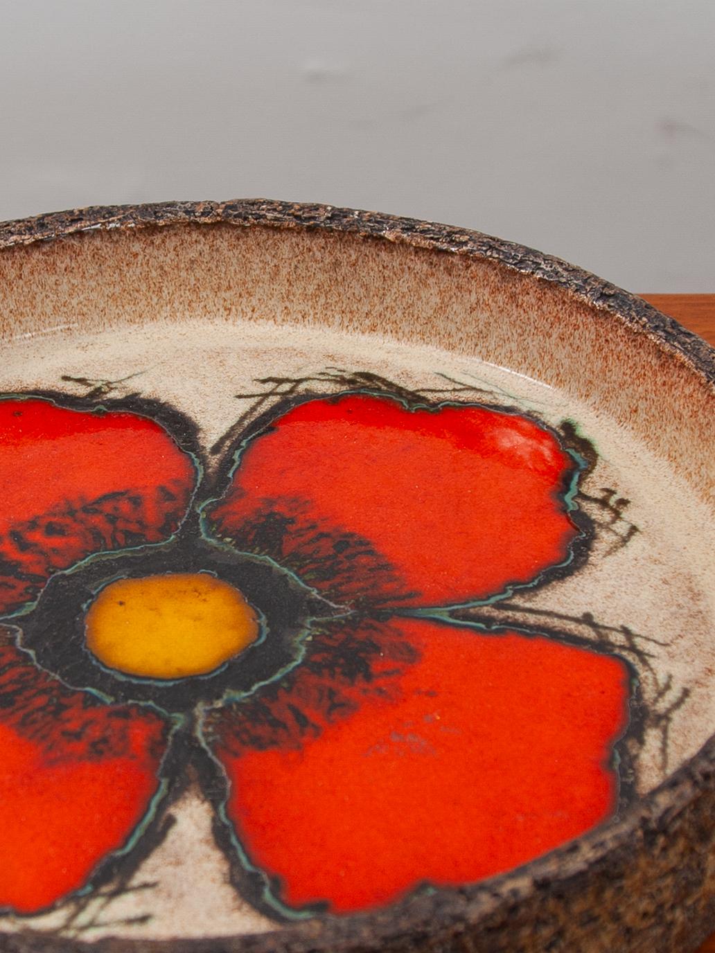 Ceramica Ciotola di fiori arancioni in ceramica disegnata negli anni '60 da Jan Van Erpe, Paesi Bassi in vendita