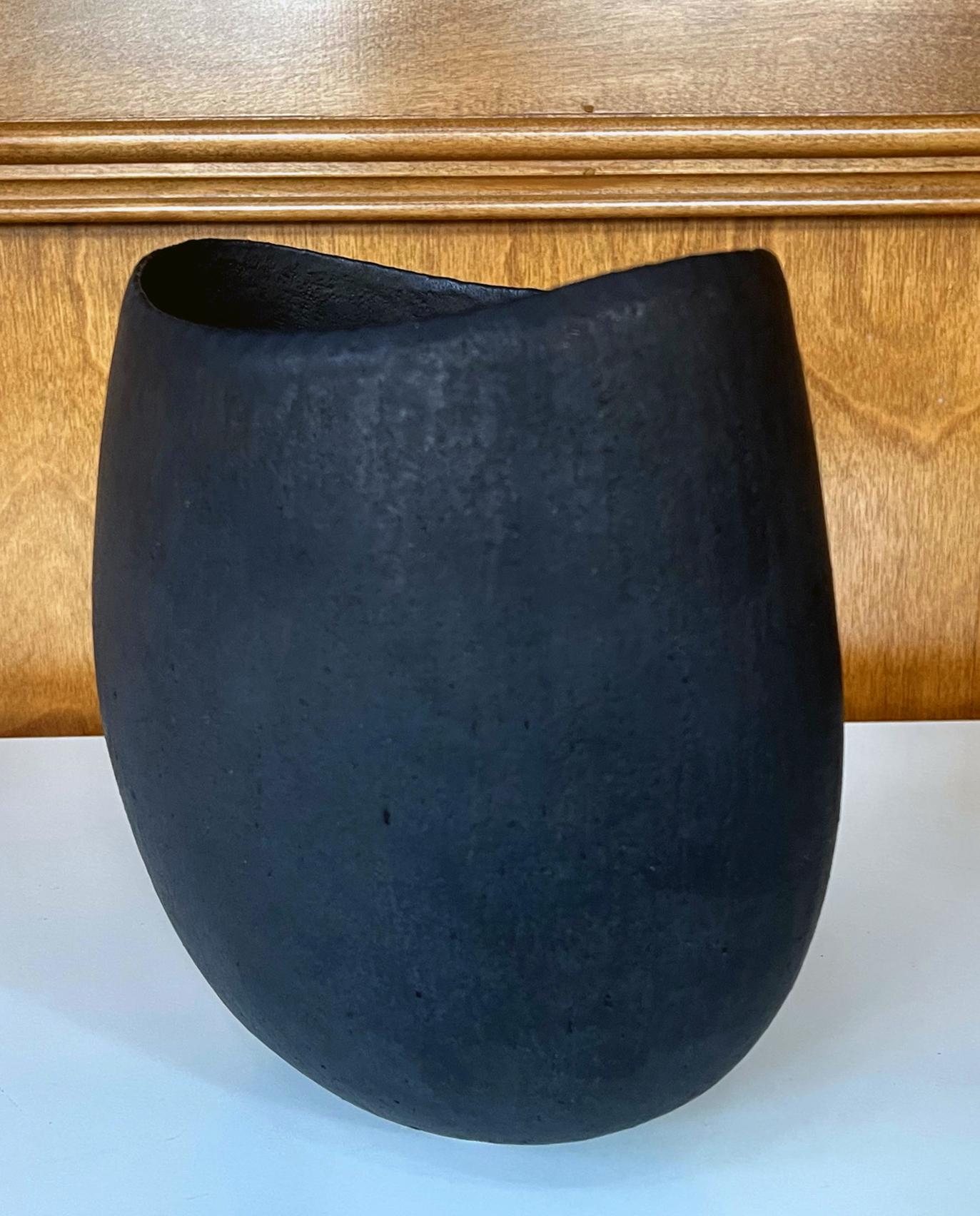 Ceramic Oval Vessel by British Studio Potter John Ward In Good Condition For Sale In Atlanta, GA