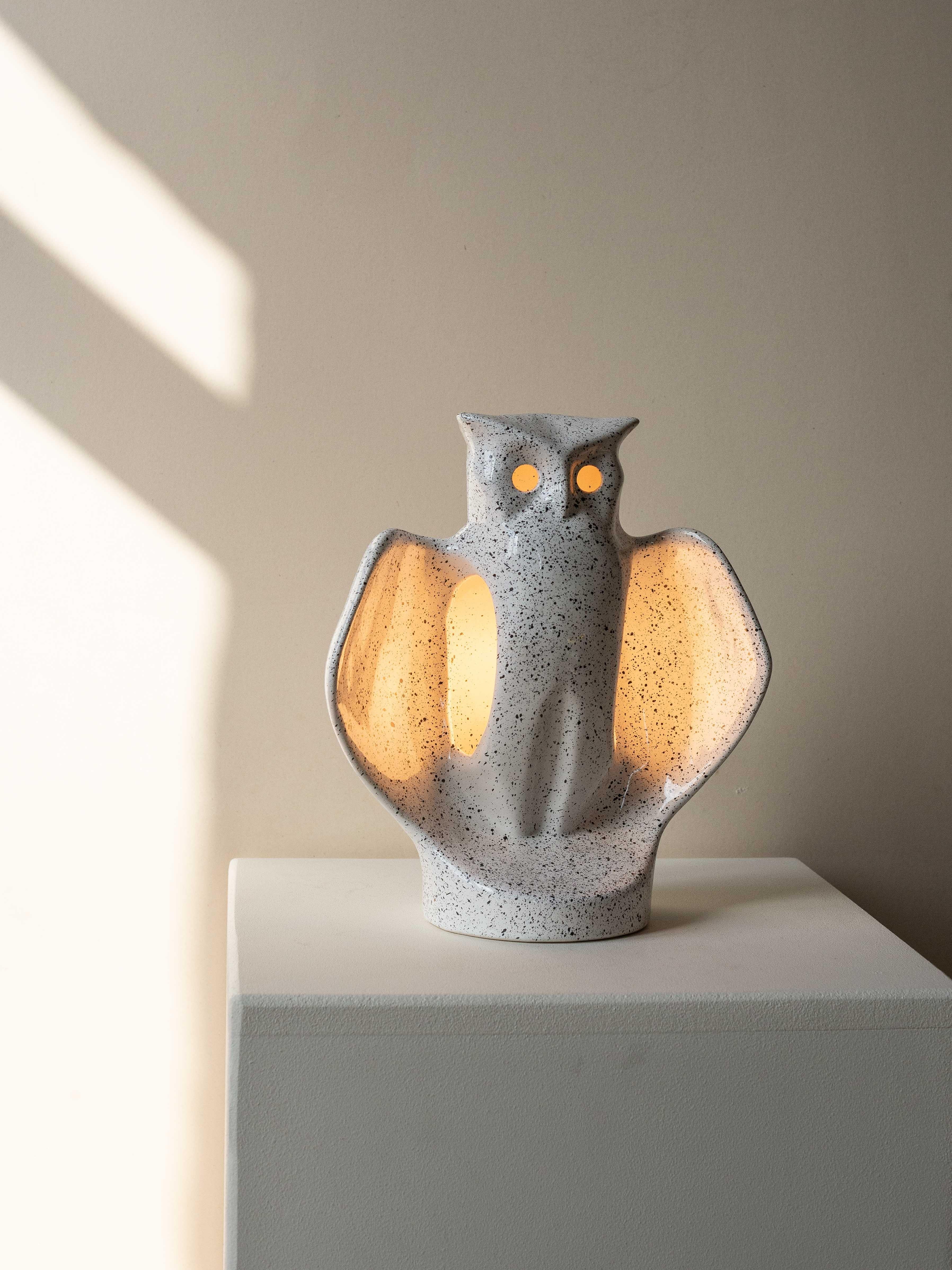 Keramische Eule Lampe, Zoomorphic Mitte des Jahrhunderts Modern, CIRCA 1970. (20. Jahrhundert) im Angebot