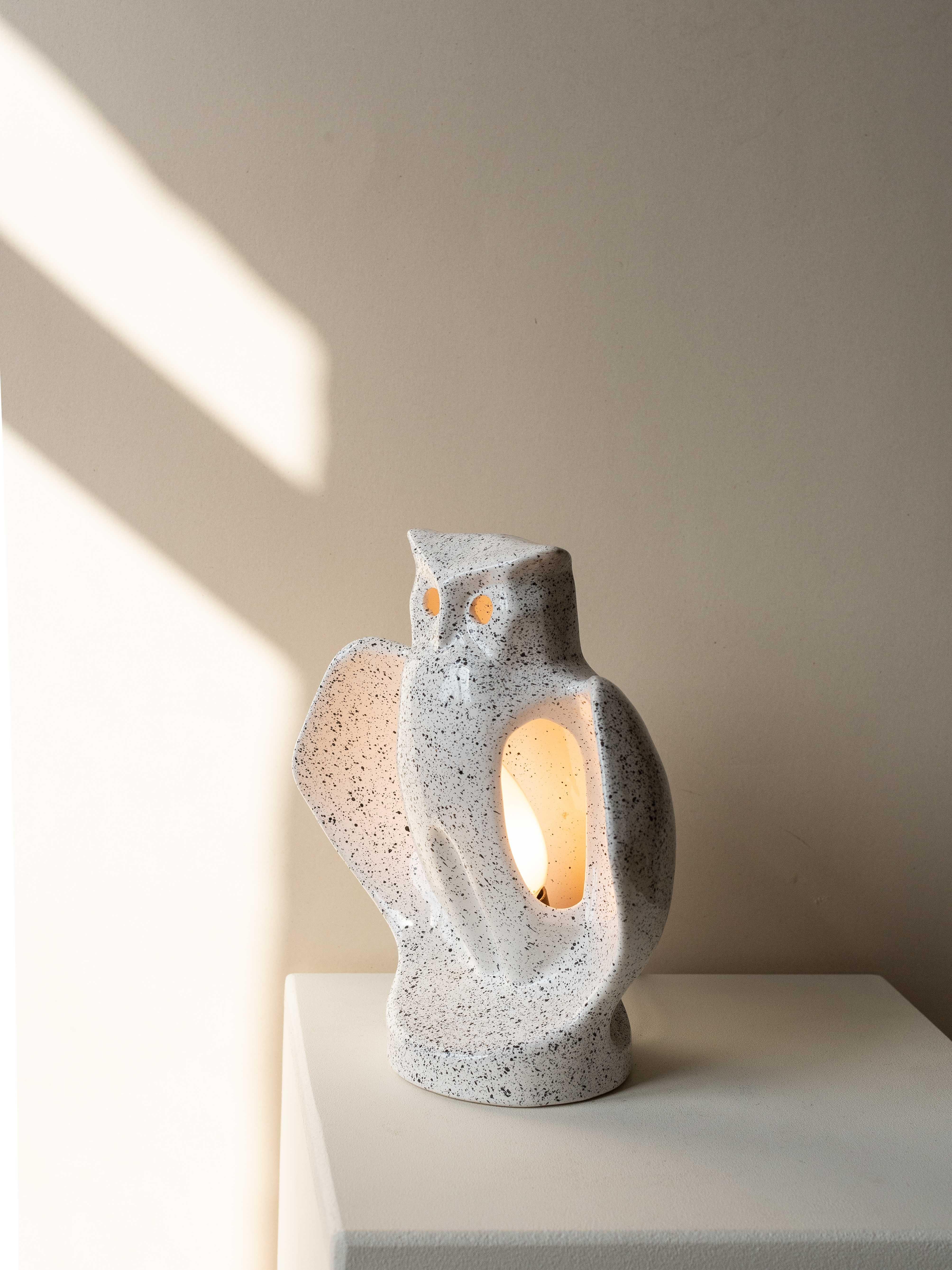 Keramische Eule Lampe, Zoomorphic Mitte des Jahrhunderts Modern, CIRCA 1970. im Angebot 1