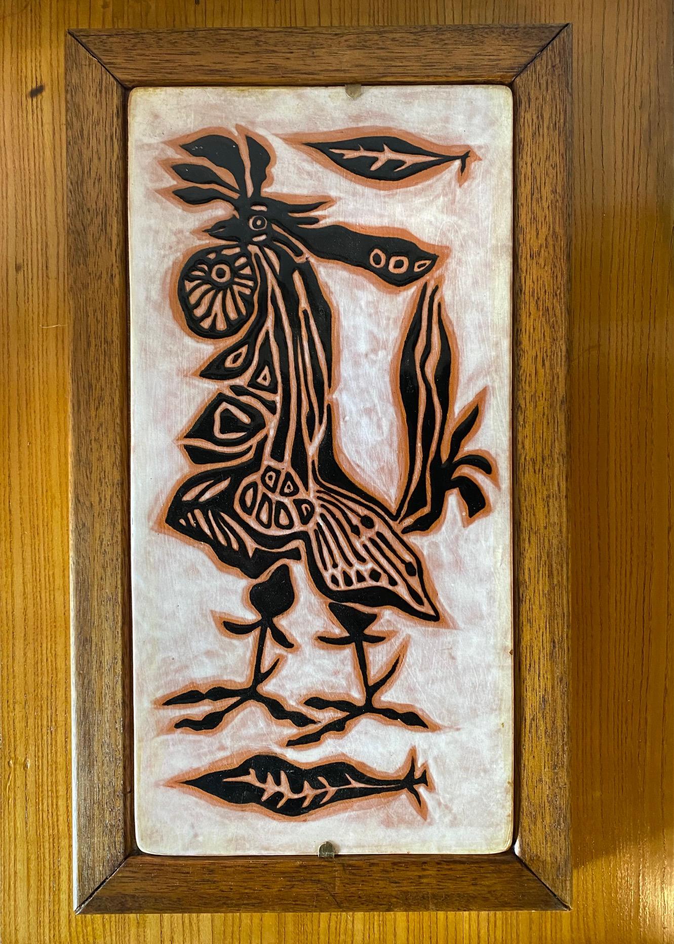 Keramische Tafel von Jean Lurçat, Sant Vicens, Frankreich, 1952-65
Jean Lurçat, der für seine Wandteppiche bekannt ist, schuf zwischen 1952 und 1965 während seines Aufenthalts in Sant Vincens, dem französischen Teil Kataloniens, verschiedene