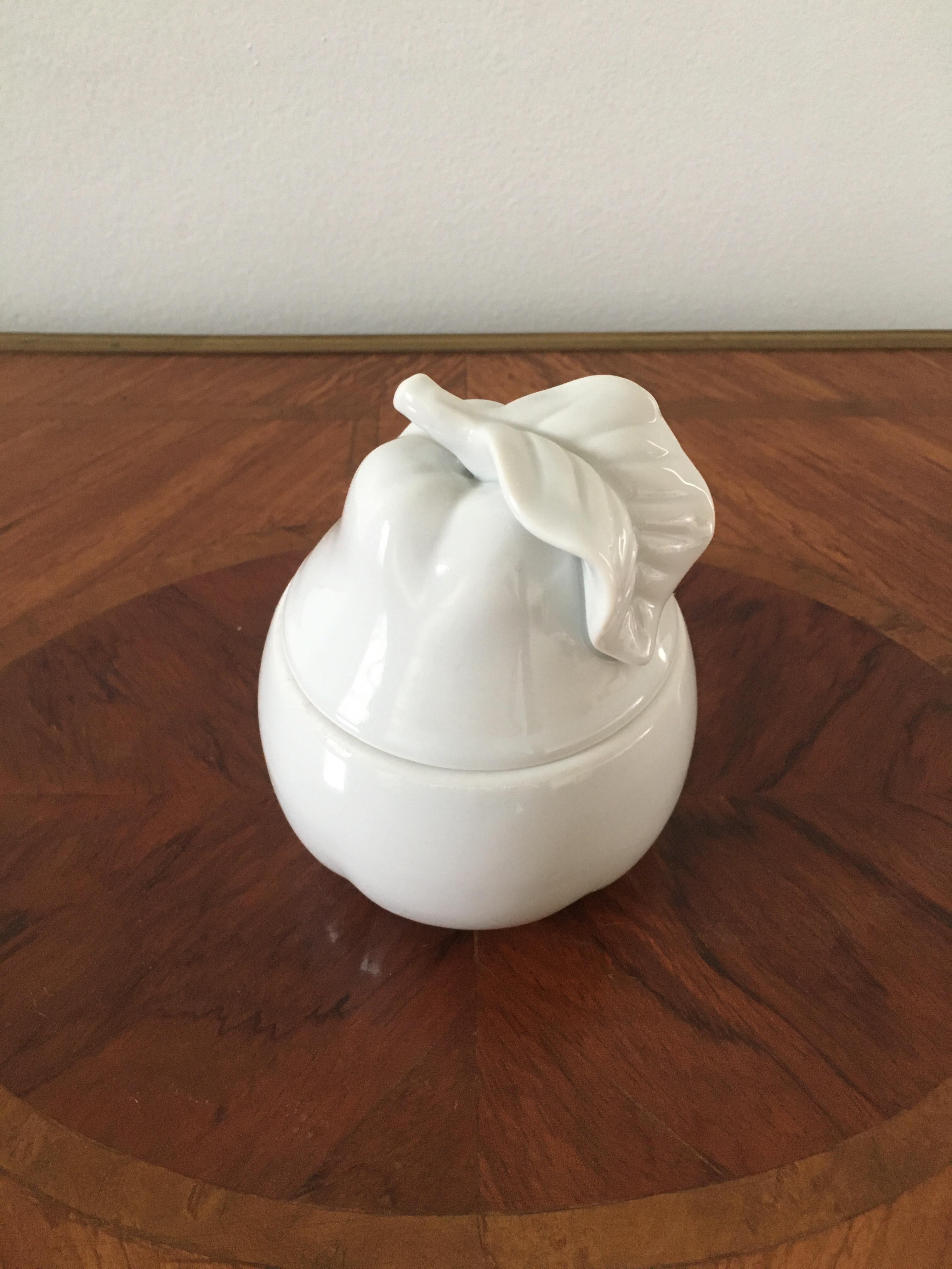 Ceramic Pear Lidded Container In Good Condition For Sale In Elkhart, IN