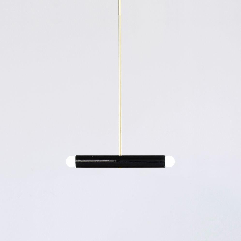 TRN A2 Lampada a sospensione / plafoniera / lampadario 
Designer: Pani Jurek

Dimensioni: H. 5 x 15 x 5 cm

Lampadina (non inclusa): E27/E26, compatibile con il sistema elettrico statunitense

Materiali: Ceramica smaltata a mano e ottone
Asta: