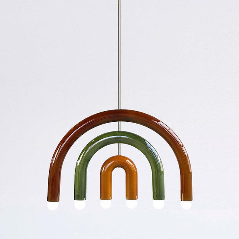 TRN F1 Lampada a sospensione / lampada a soffitto / lampadario
Designer: Pani Jurek

Dimensioni: H. 37,5 x 55 x 5 cm
Modello mostrato: Marrone, Verde & Greene

Lampadina (non inclusa): E27/E26, compatibile con il sistema elettrico