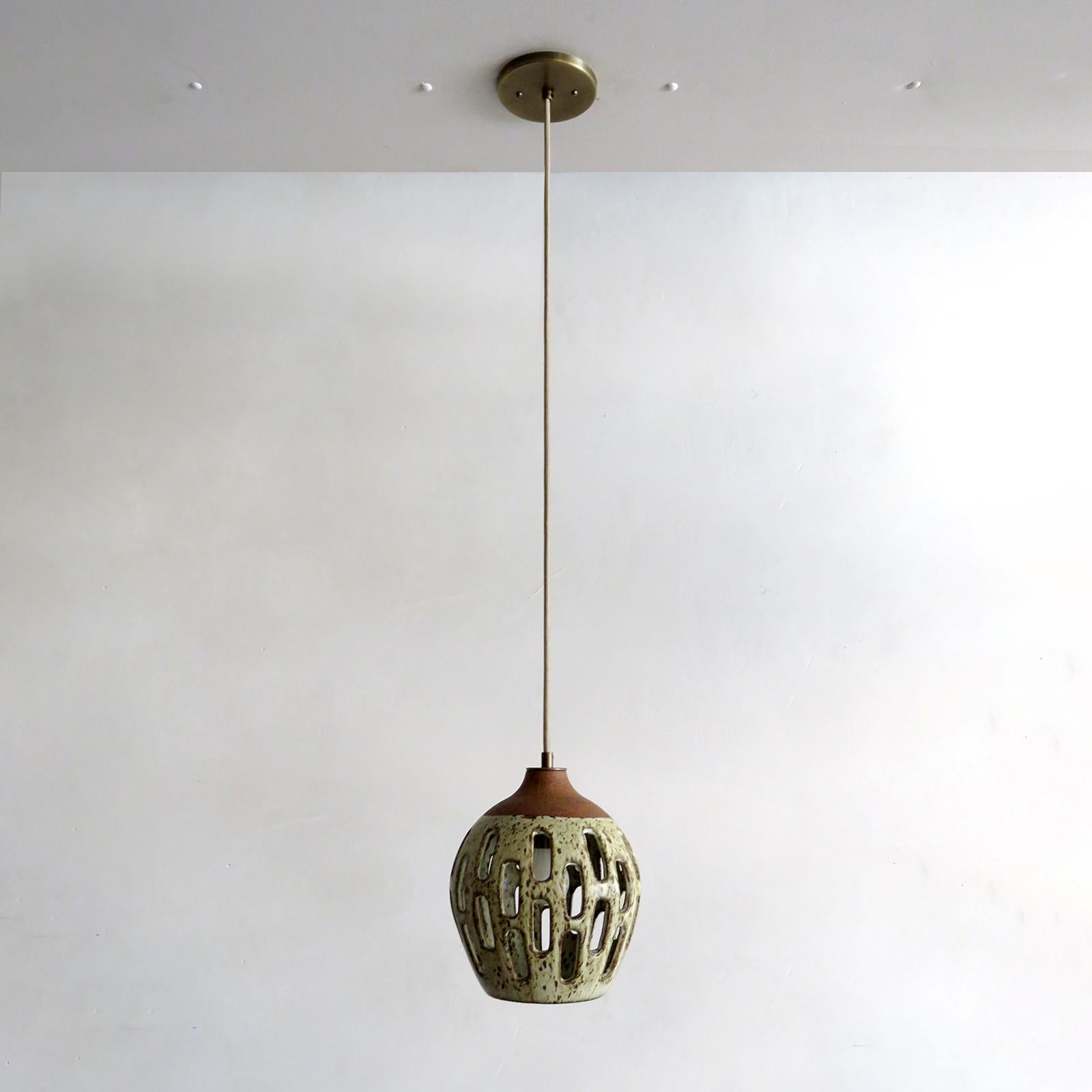 Lampe à suspension en céramique n° 1003 de Heather Levine Neuf - En vente à Los Angeles, CA