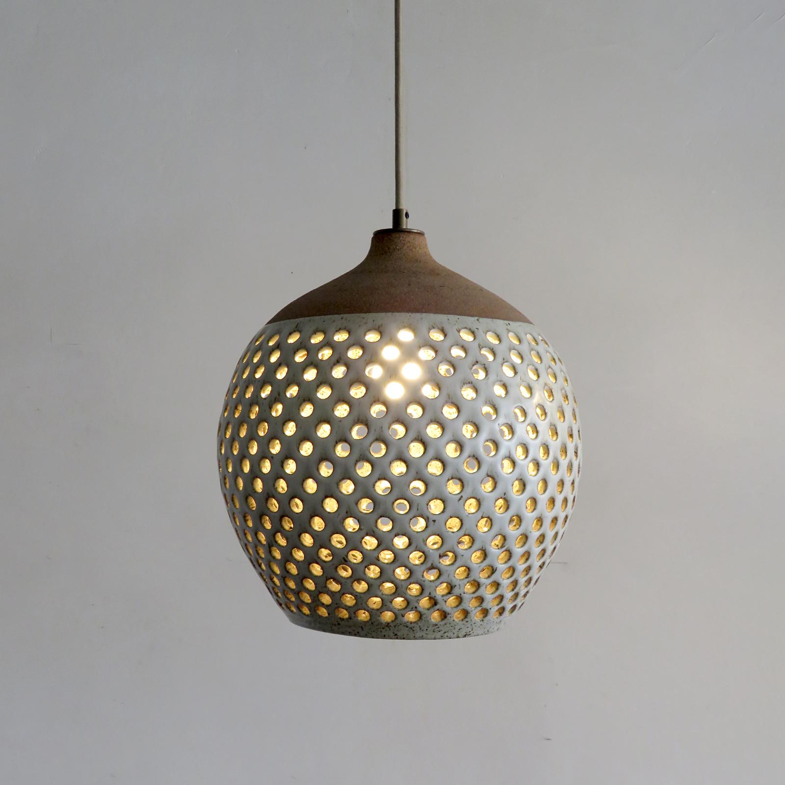 Lampada a sospensione in ceramica n. L51 di Heather Levine In condizioni Nuovo in vendita a Los Angeles, CA