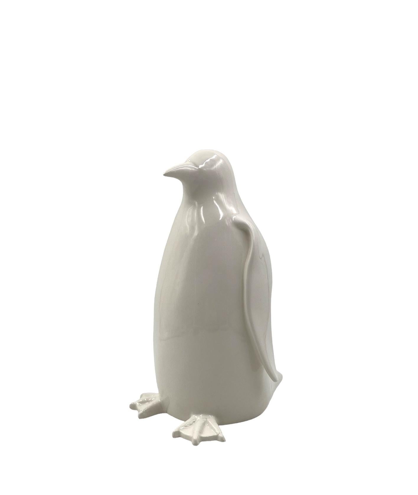 Escultura de cerámica de un pingüino, Italia 1980 en venta 5