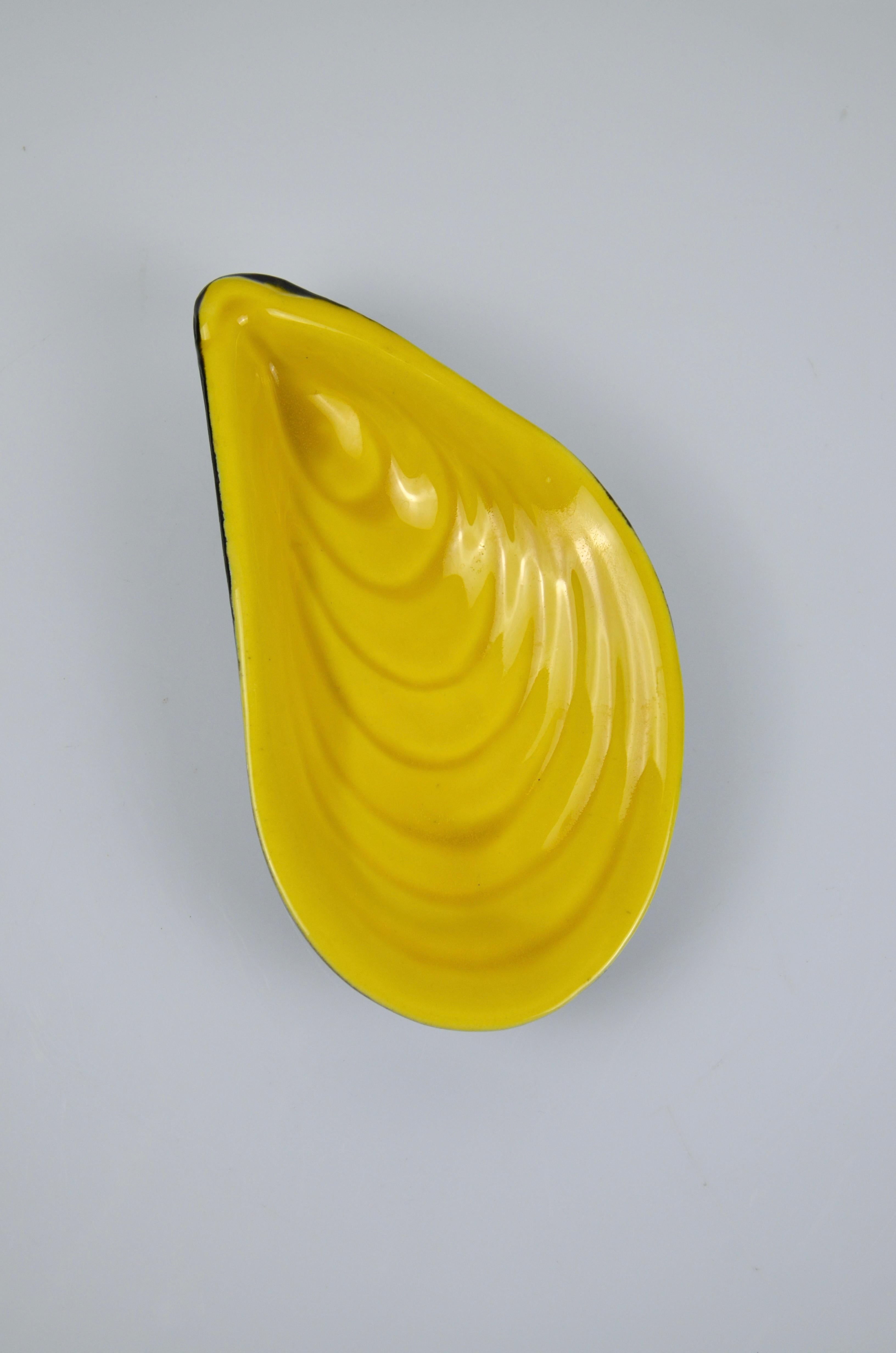 Mid-Century Modern Ceramic pin tray by Albert FERLAY, Vallauris, France, 50's For Sale