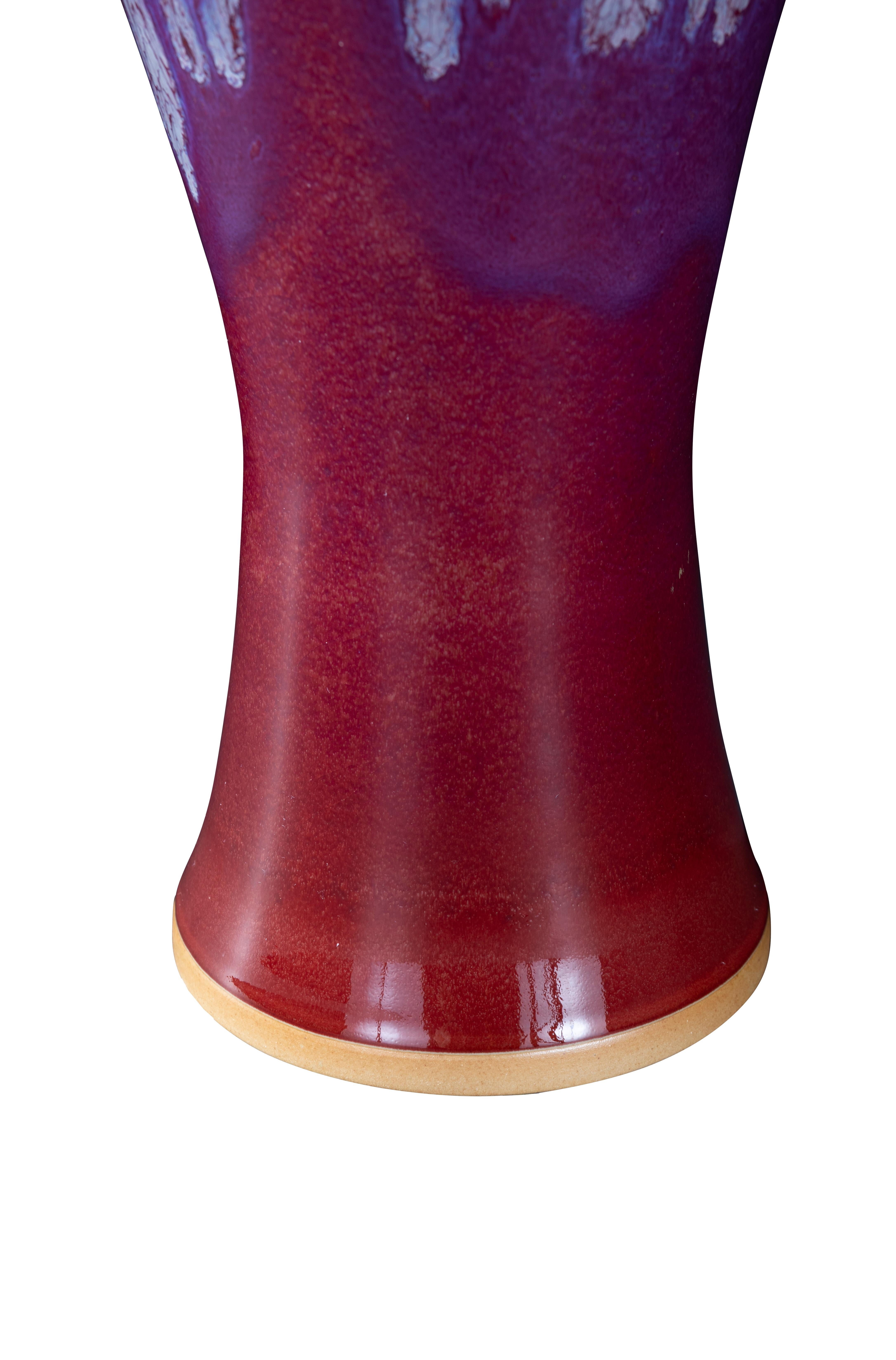Ceramic Pinched Neck Variegated Vase in Ox-blood and Pink Drip Glaze In Good Condition For Sale In Dallas, TX