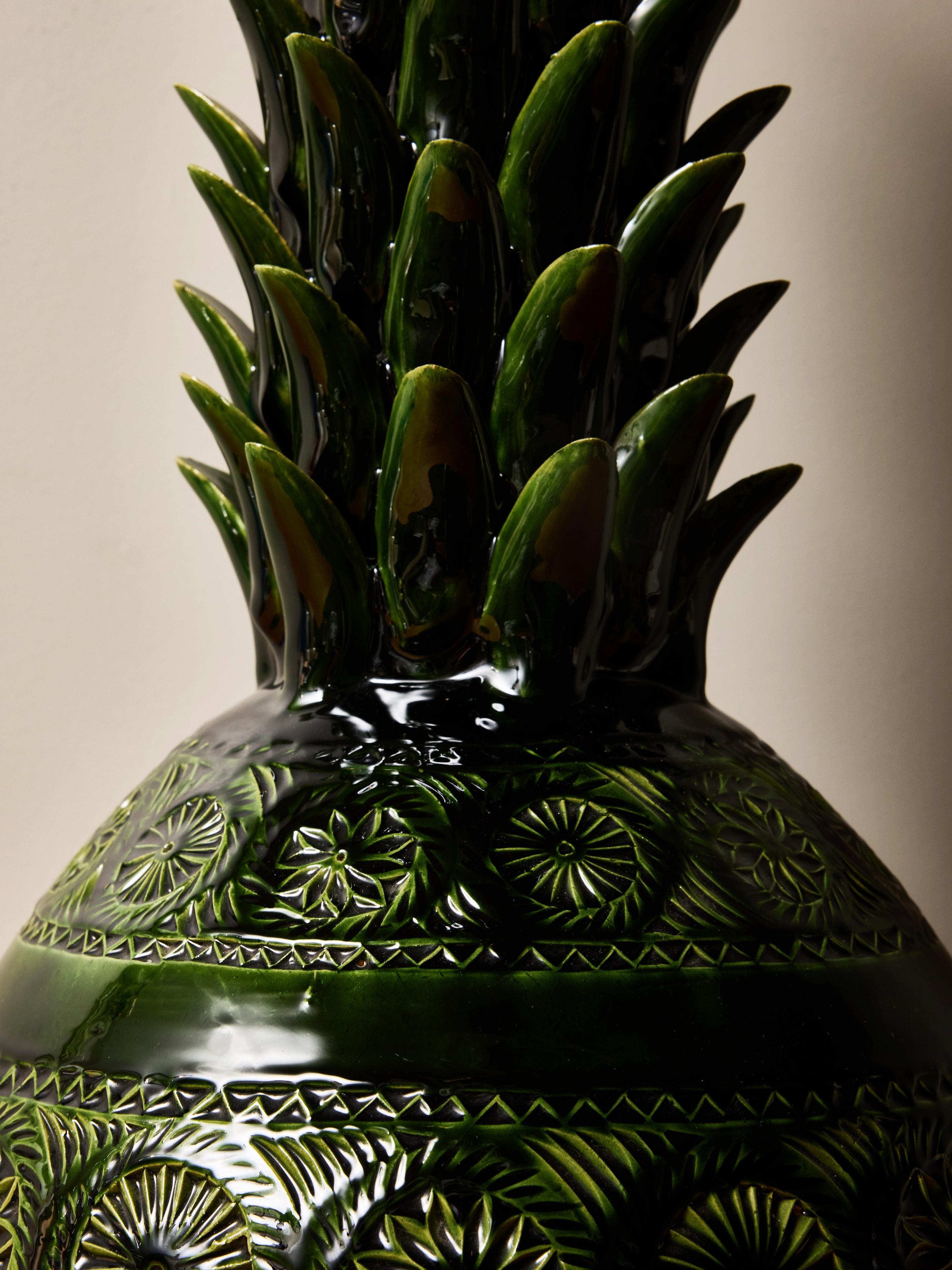Ceramic Pineapple Table Lamp with Textured Woven Shade en vente 6
