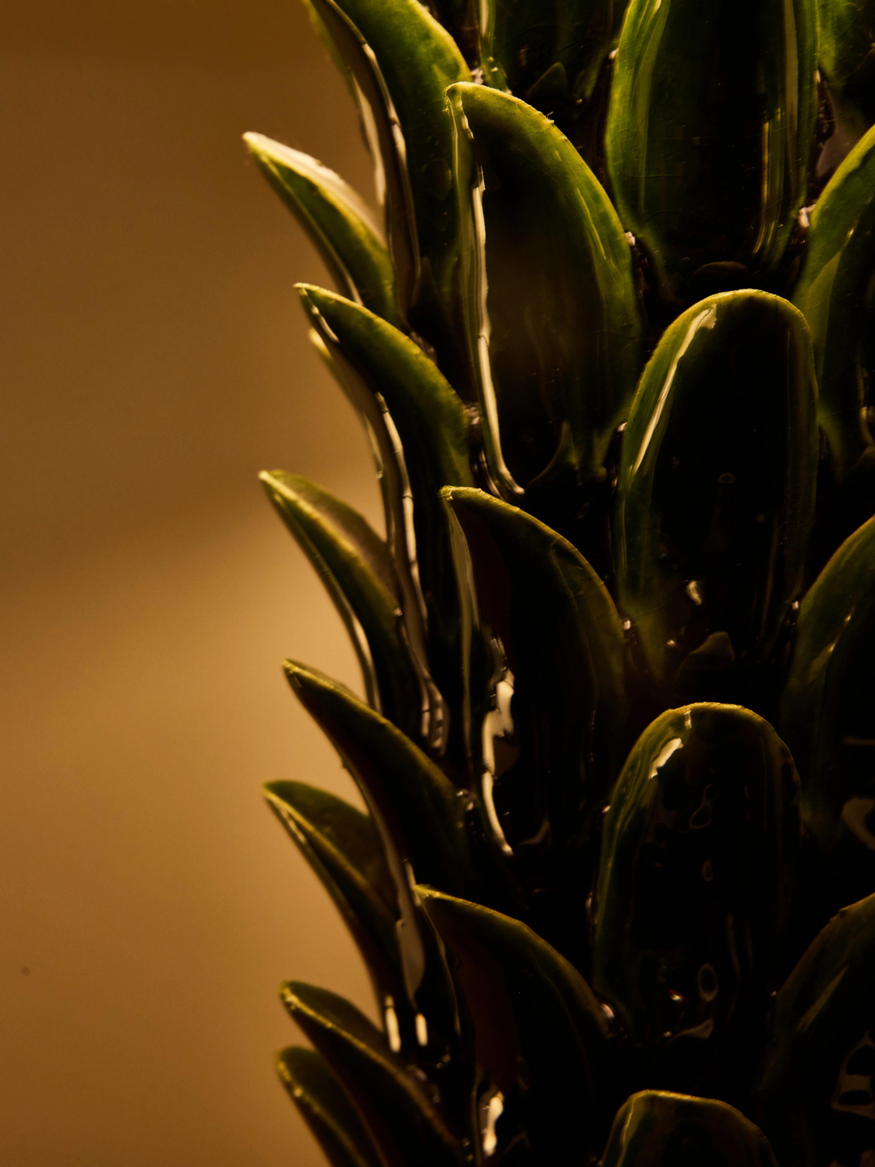 Ceramic Pineapple Table Lamp with Textured Woven Shade en vente 2