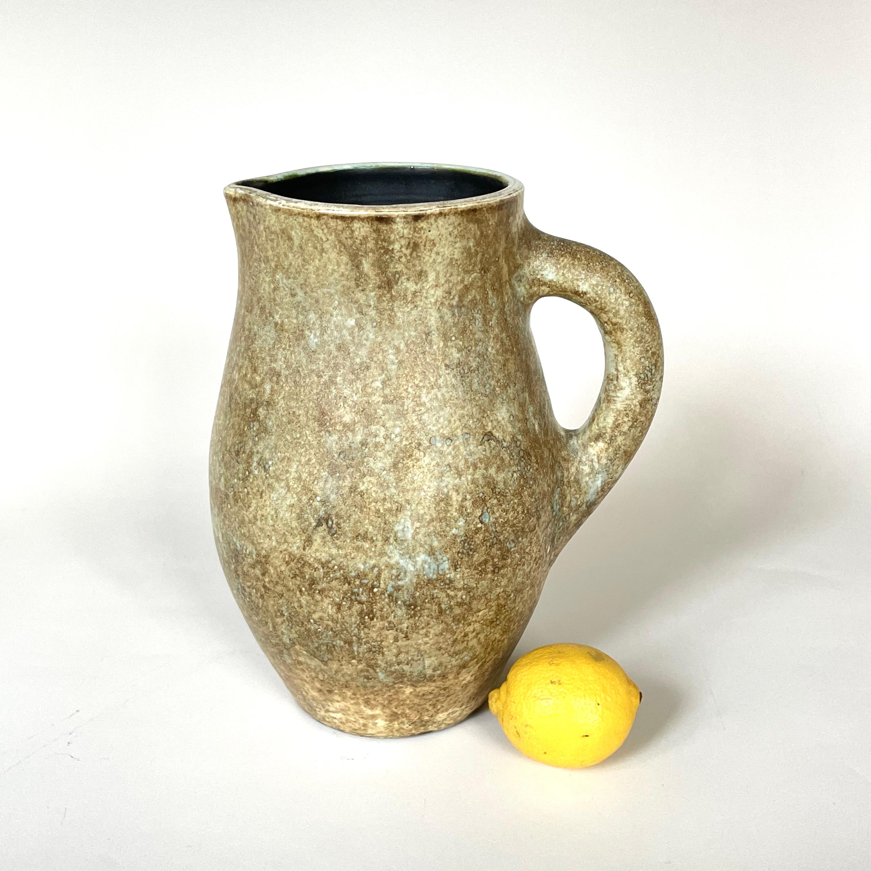Ceramic pitcher by Jacques and Michelle Serre, Les 2 potiers, circa 1950 For Sale 1