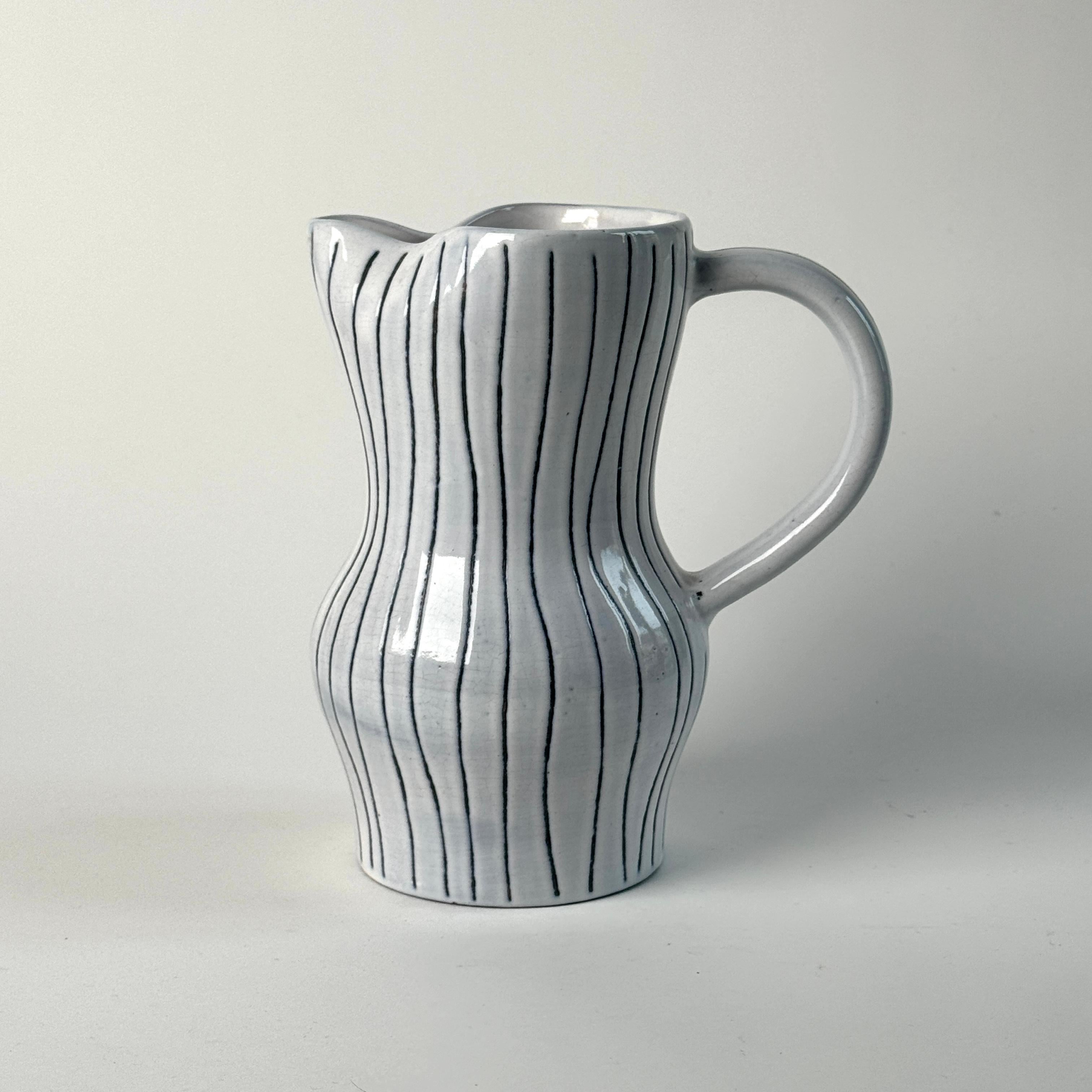 Glazed ceramic pitcher by Jacques Innocenti, Vallauris, France, circa 1950.
Signed on the underside.

Perfect condition.

Dimensions :

Height : 24cm