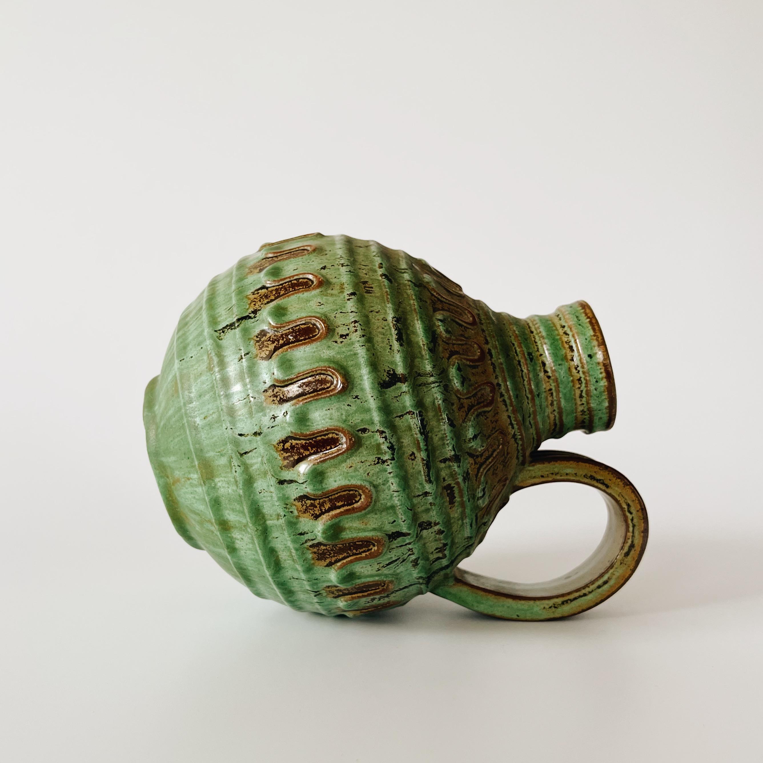 Smaltato Brocca / Vaso in ceramica di Erik Mornils per Nittsjo Keramik, Svezia, anni '30 in vendita