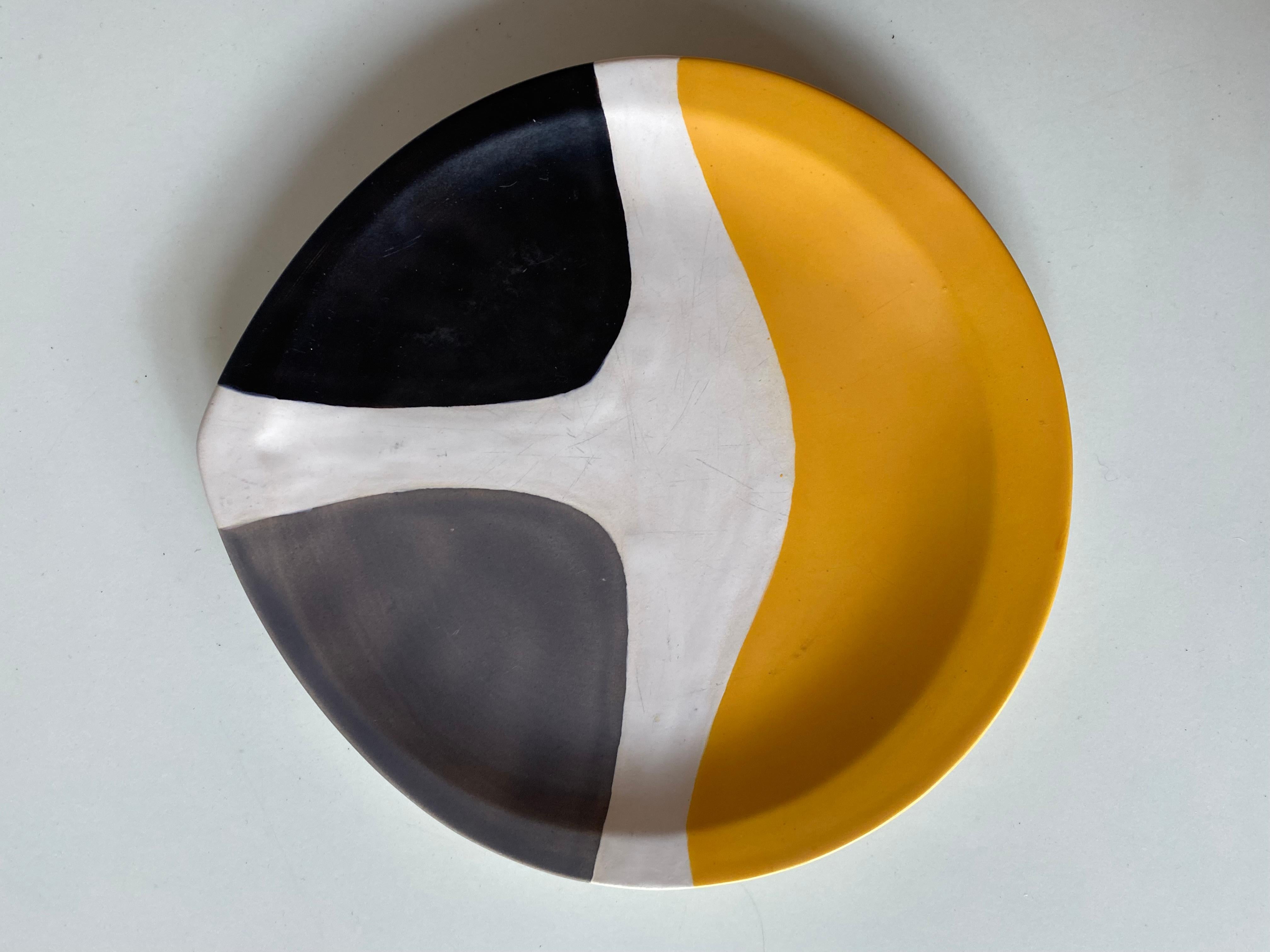 Ceramic Plate by Mado Jolain, France, 1970s In Good Condition For Sale In Paris, FR