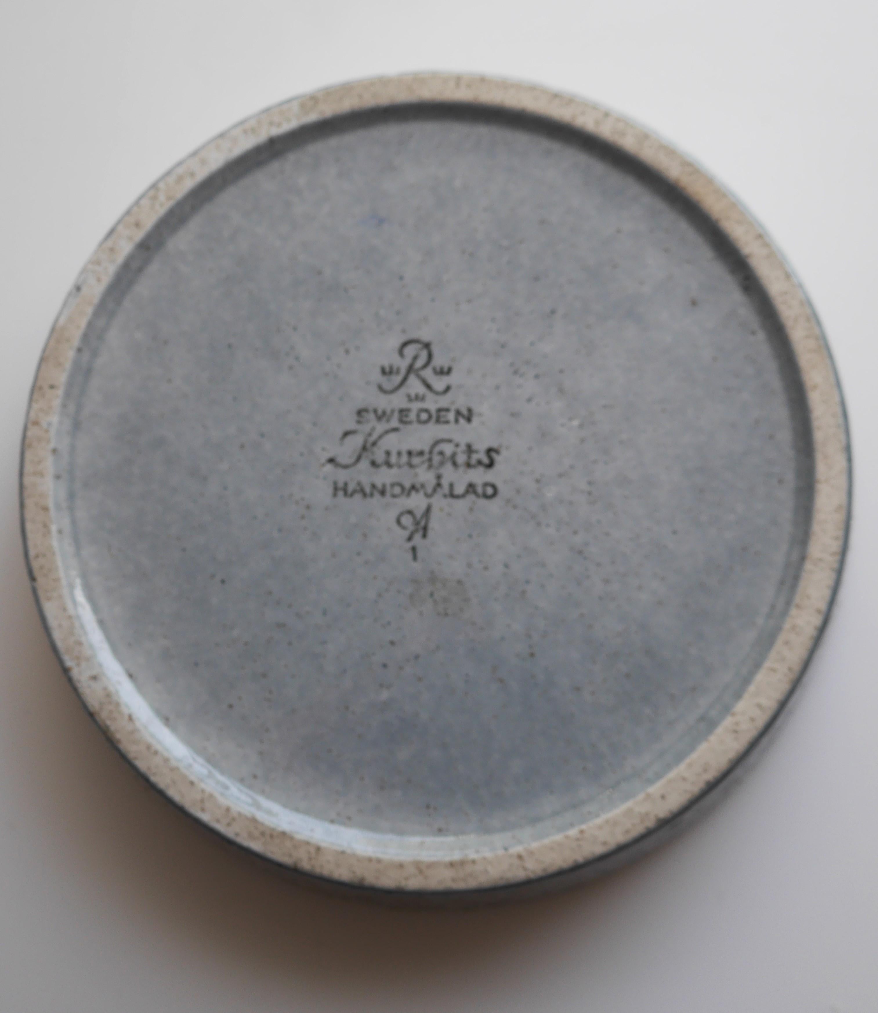 Ceramic plate by Olle Alberius from the 'Kurbits' Series for Rörstrand, Sweden. In Good Condition For Sale In Skarpnäck, SE