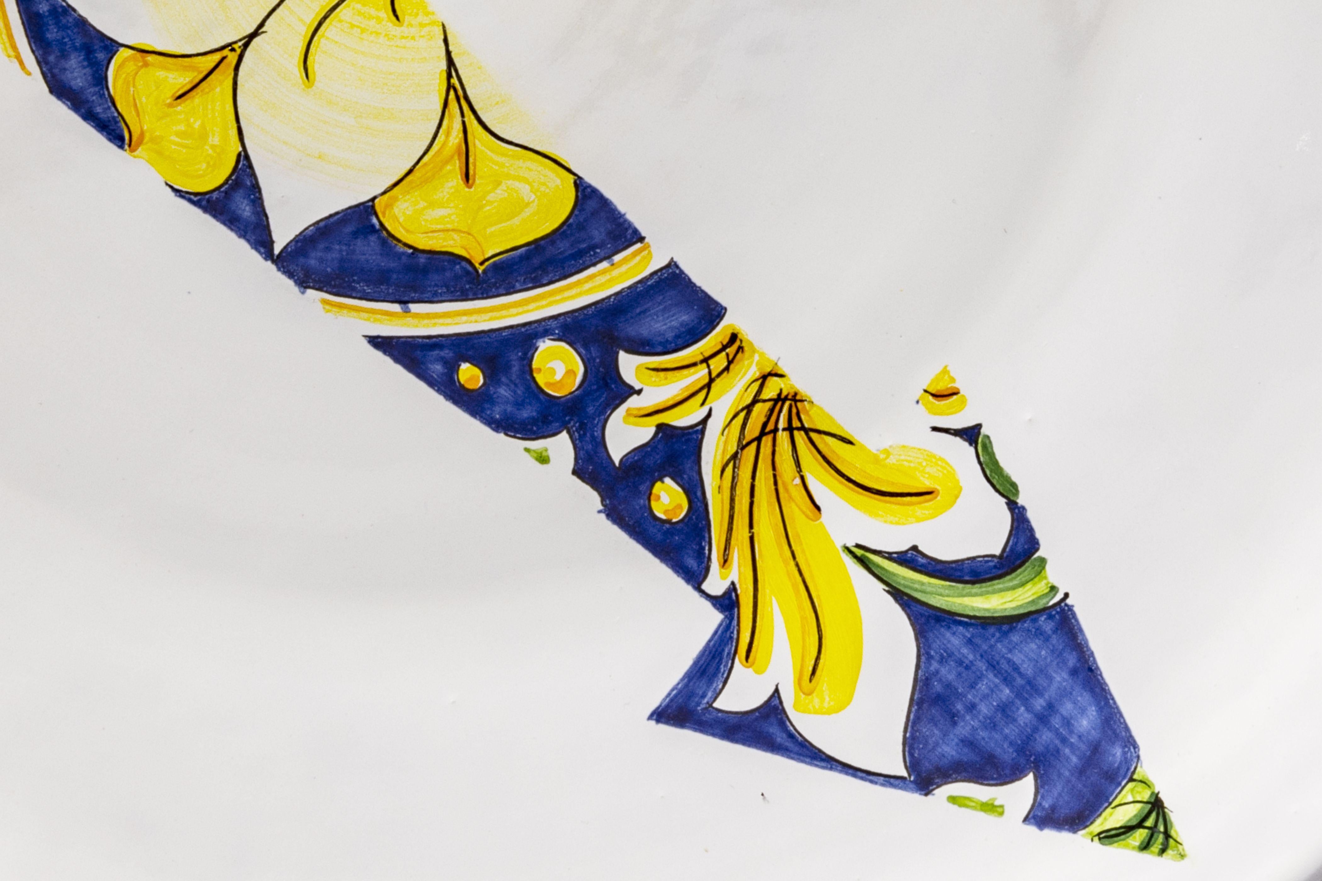 XXIe siècle et contemporain Assiette en céramique de Panto Ceramics peinte à la main en faïence émaillée contemporaine en vente
