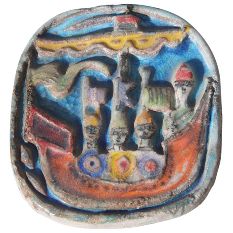 Keramikteller De Simone, farbenfroher Segelschiff mit Kriegern aus den 1960er Jahren im Angebot