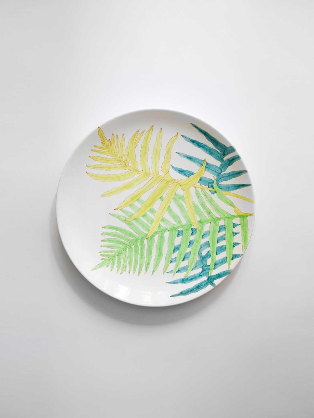 Ceramic Ernestine - Salerno

During the Second World War, a small miracle occurred in the world of design: the American decorator and designer Ernestin Virden Kannon met the young architect Matteo D’Agostino in Ravello. Between the two is