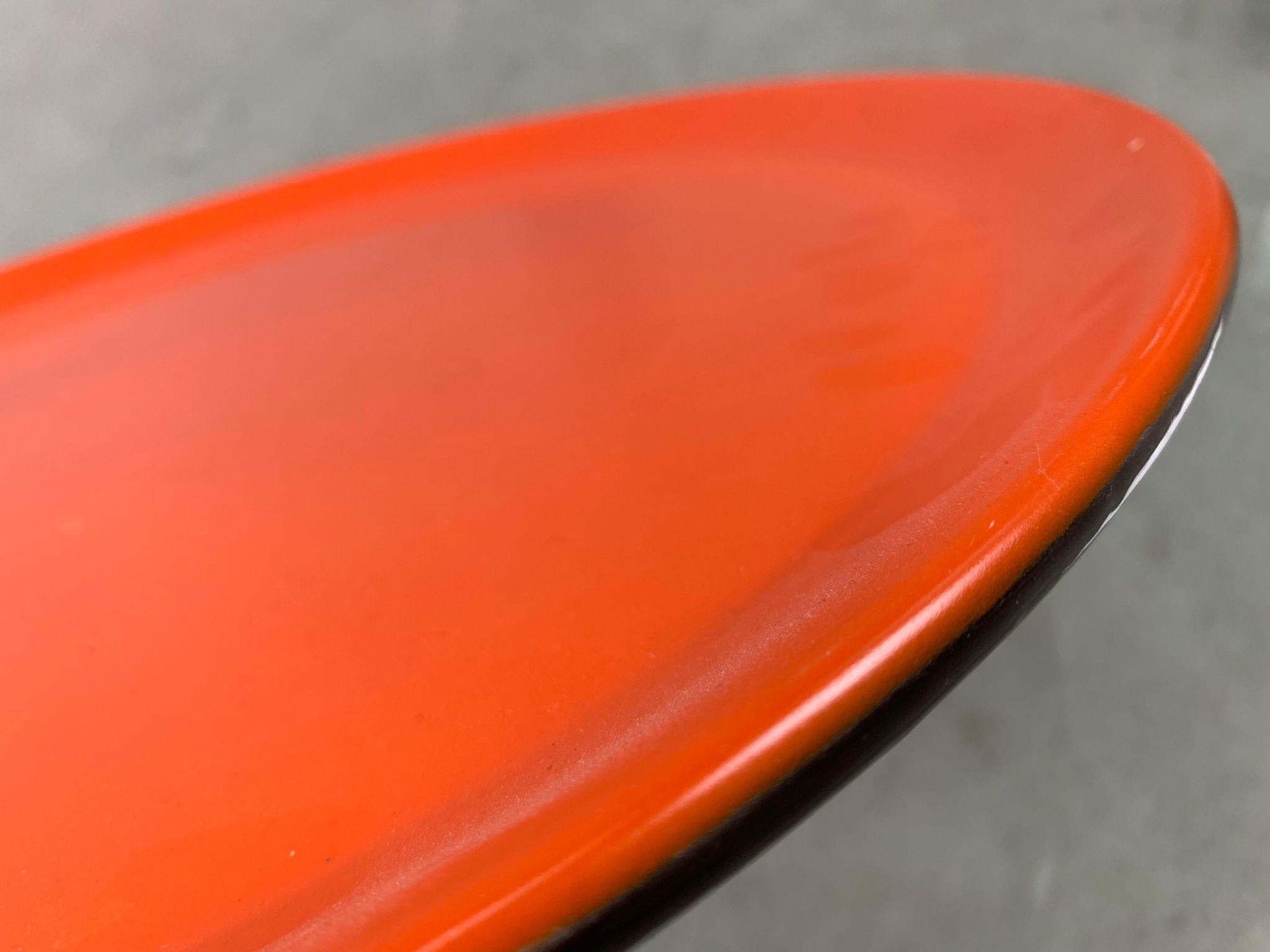 Ceramic plate glazed in orange and black, Lenci Torino, 1960s In condizioni buone in vendita a Milano, IT