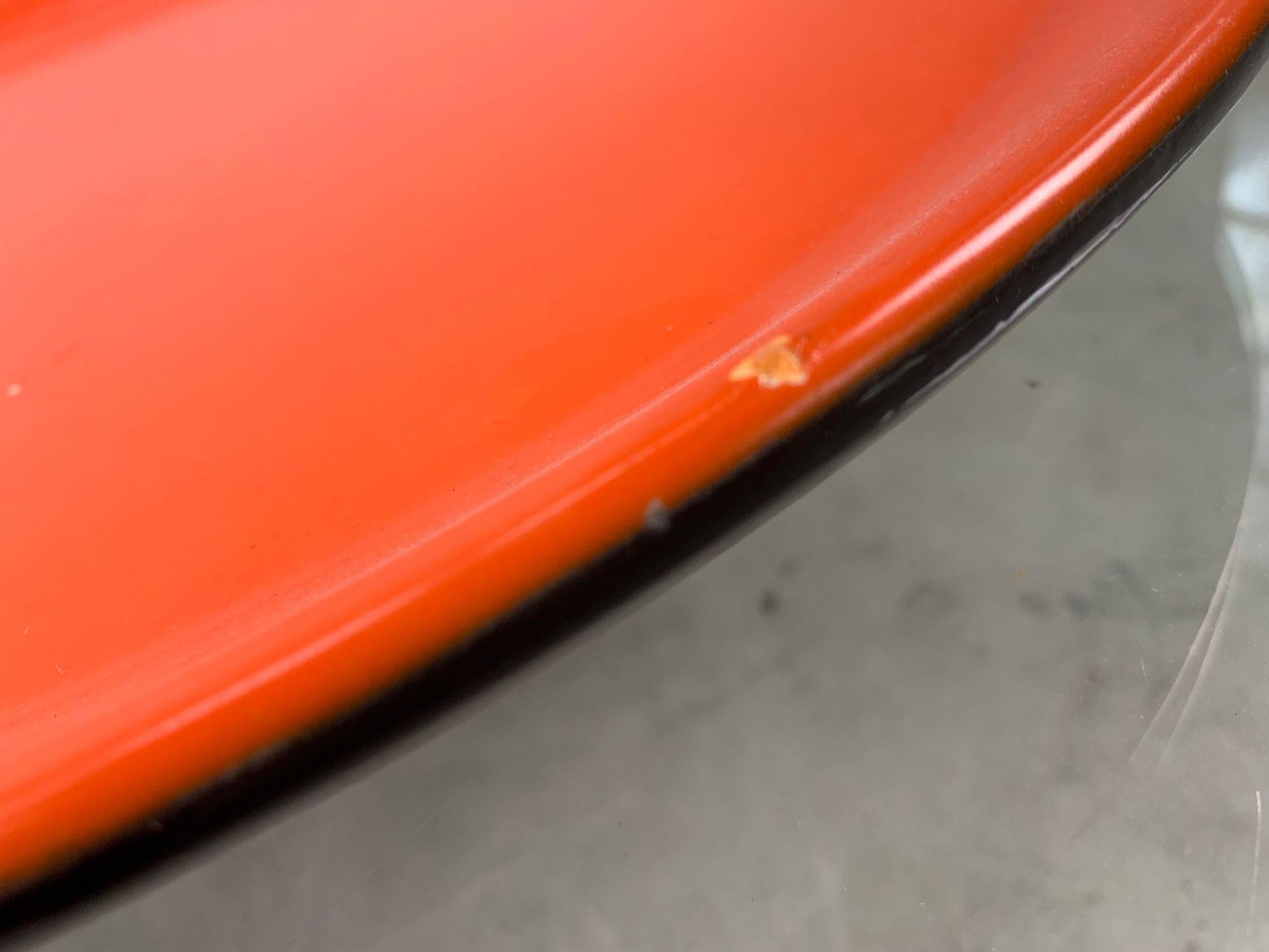 Ceramic plate glazed in orange and black, Lenci Torino, 1960s in vendita 2