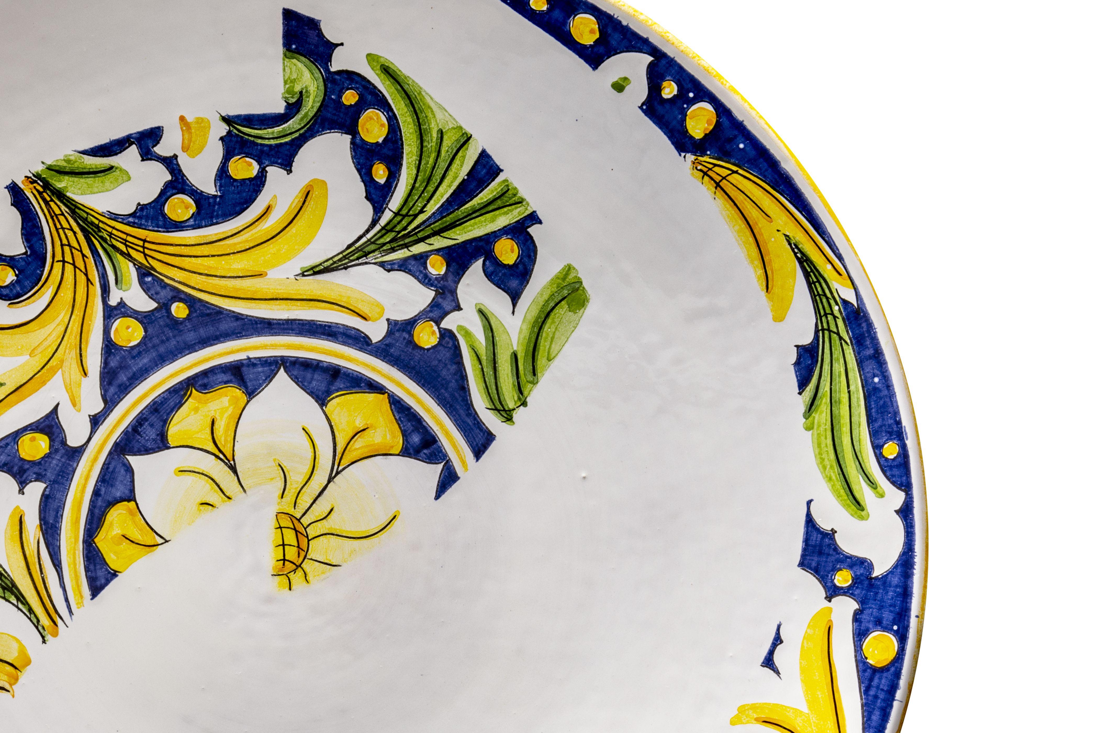 Ceramic Plate Hand Painted Glazed Earthenware Italian Contemporary In New Condition For Sale In London, GB